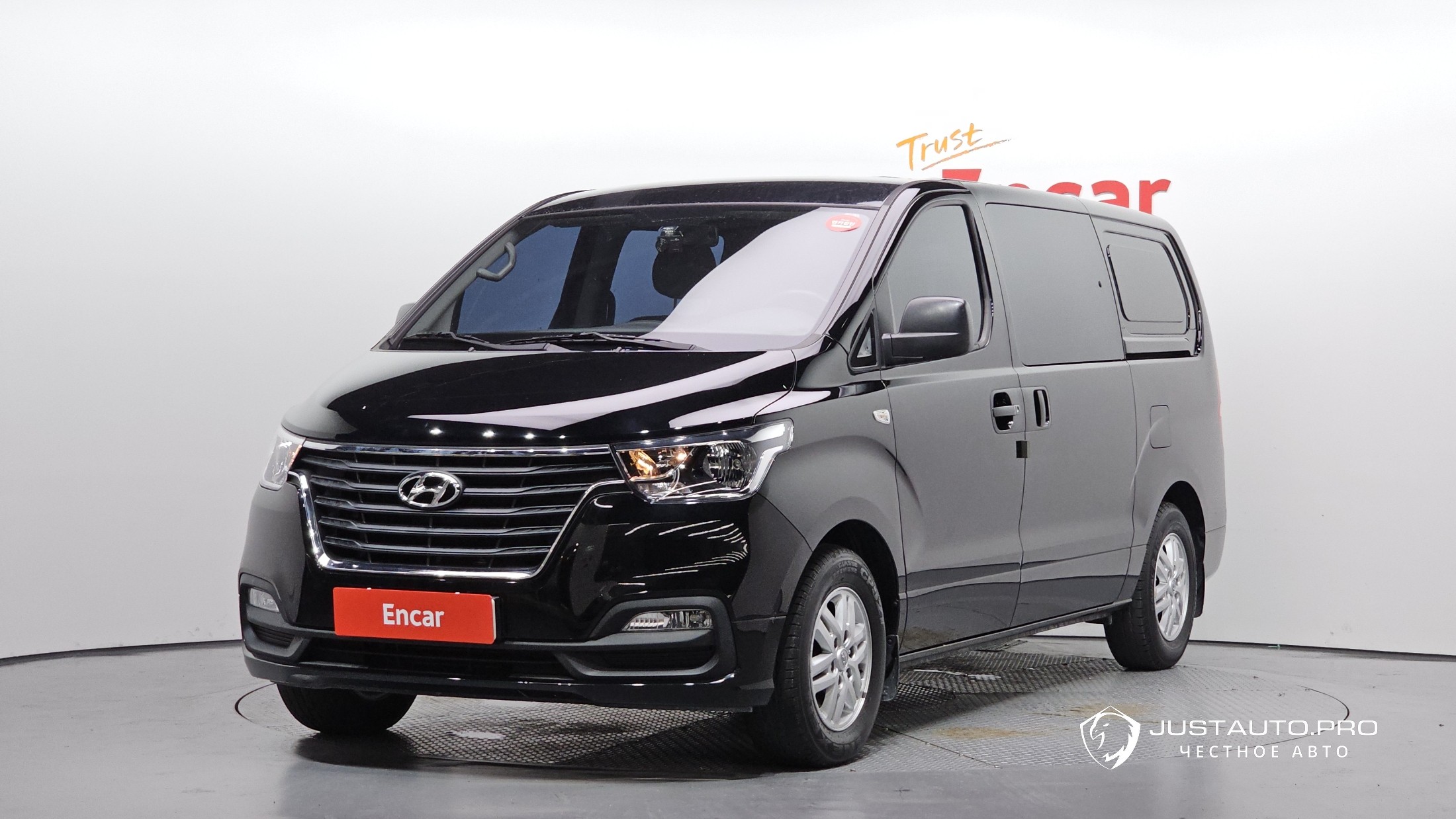 Автомобиль Hyundai Starex