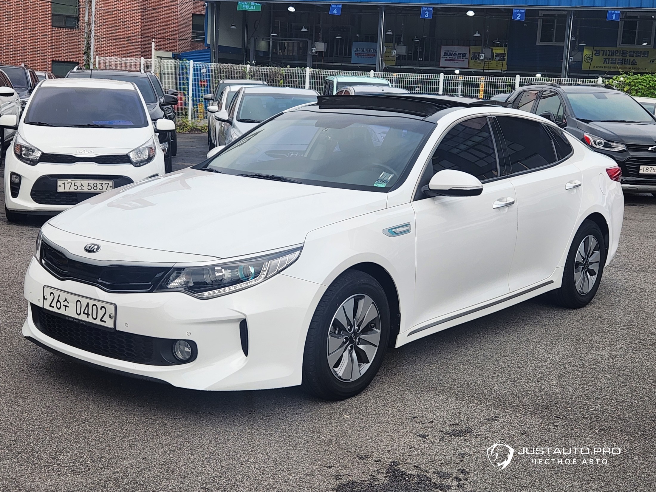 Автомобиль Kia K5