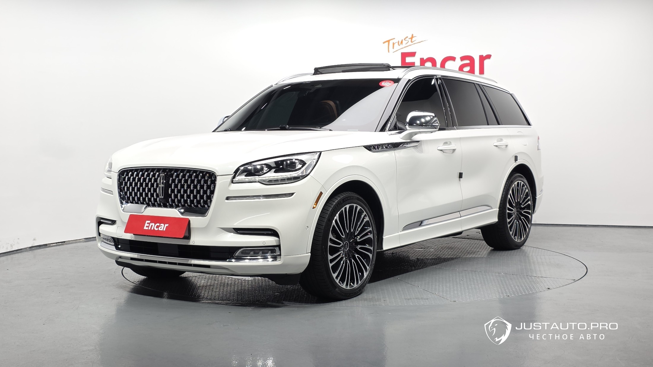 Автомобиль Lincoln Aviator