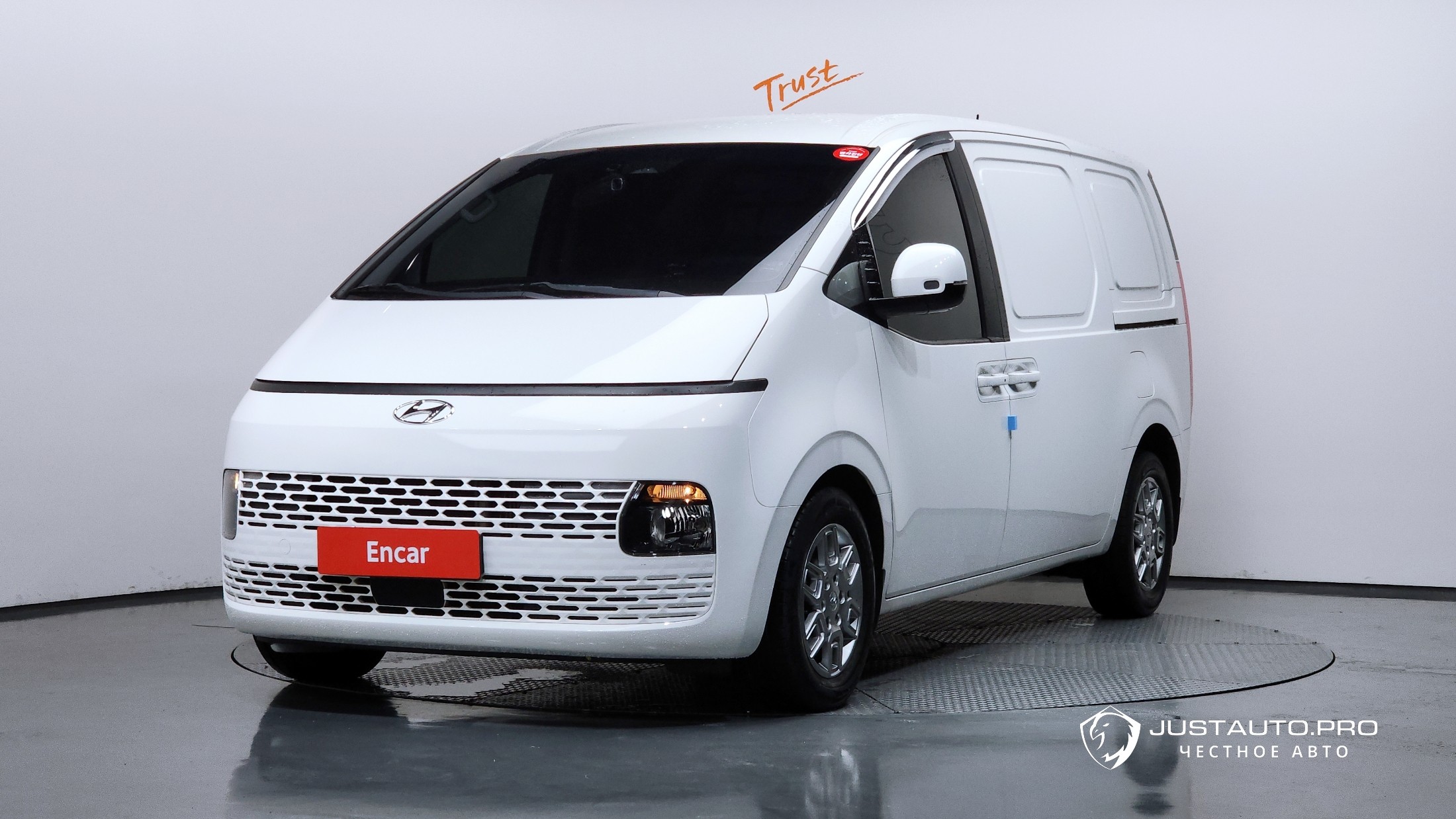 Автомобиль Hyundai Staria