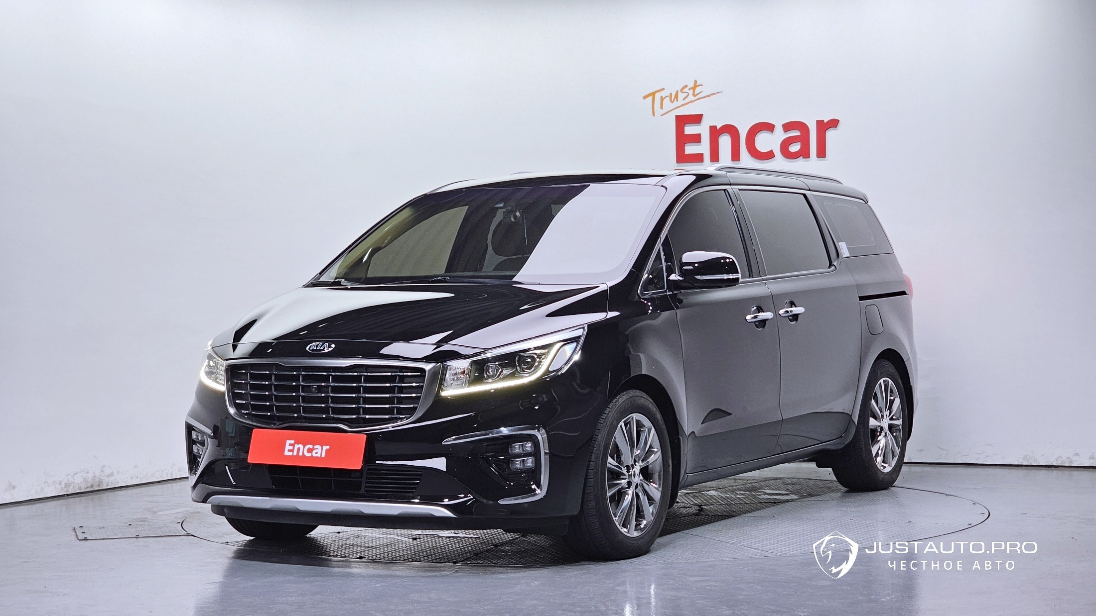 Автомобиль Kia Canival