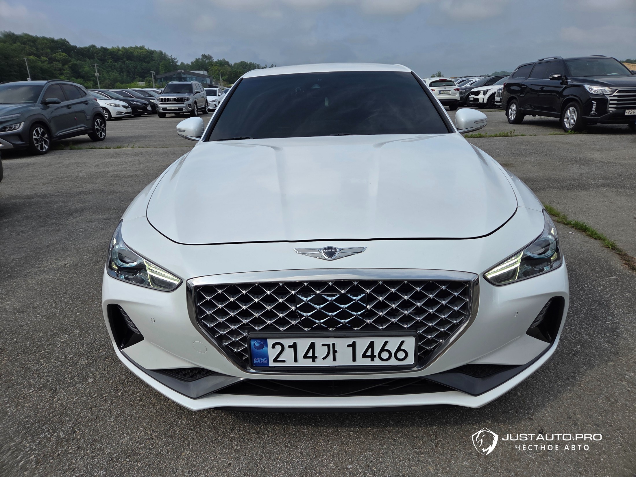 Автомобиль Genesis G70