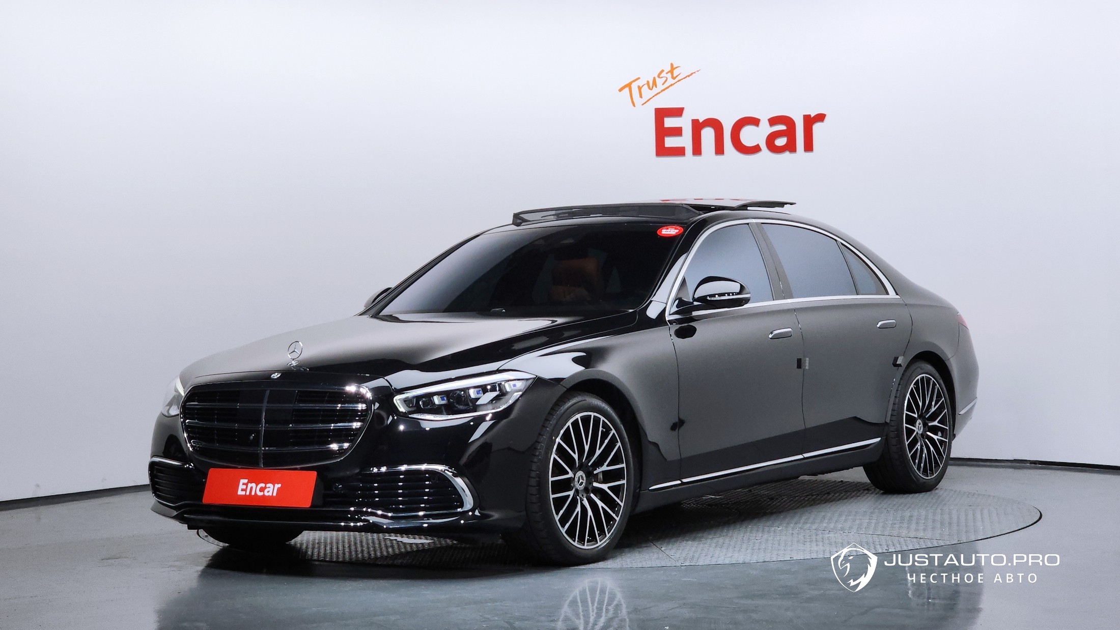 Автомобиль Mercedes-Benz S-Class