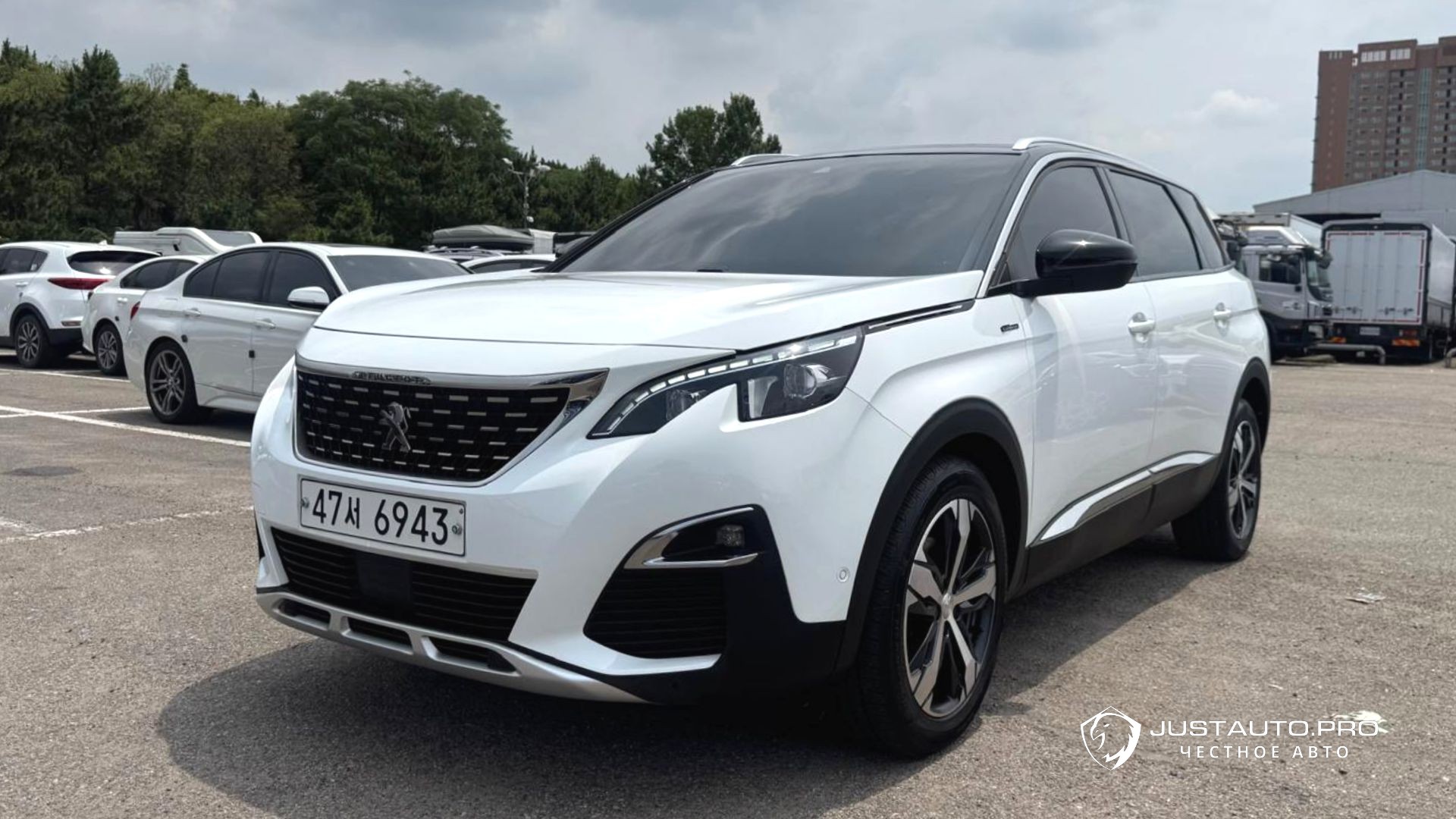 Автомобиль Peugeot 5008
