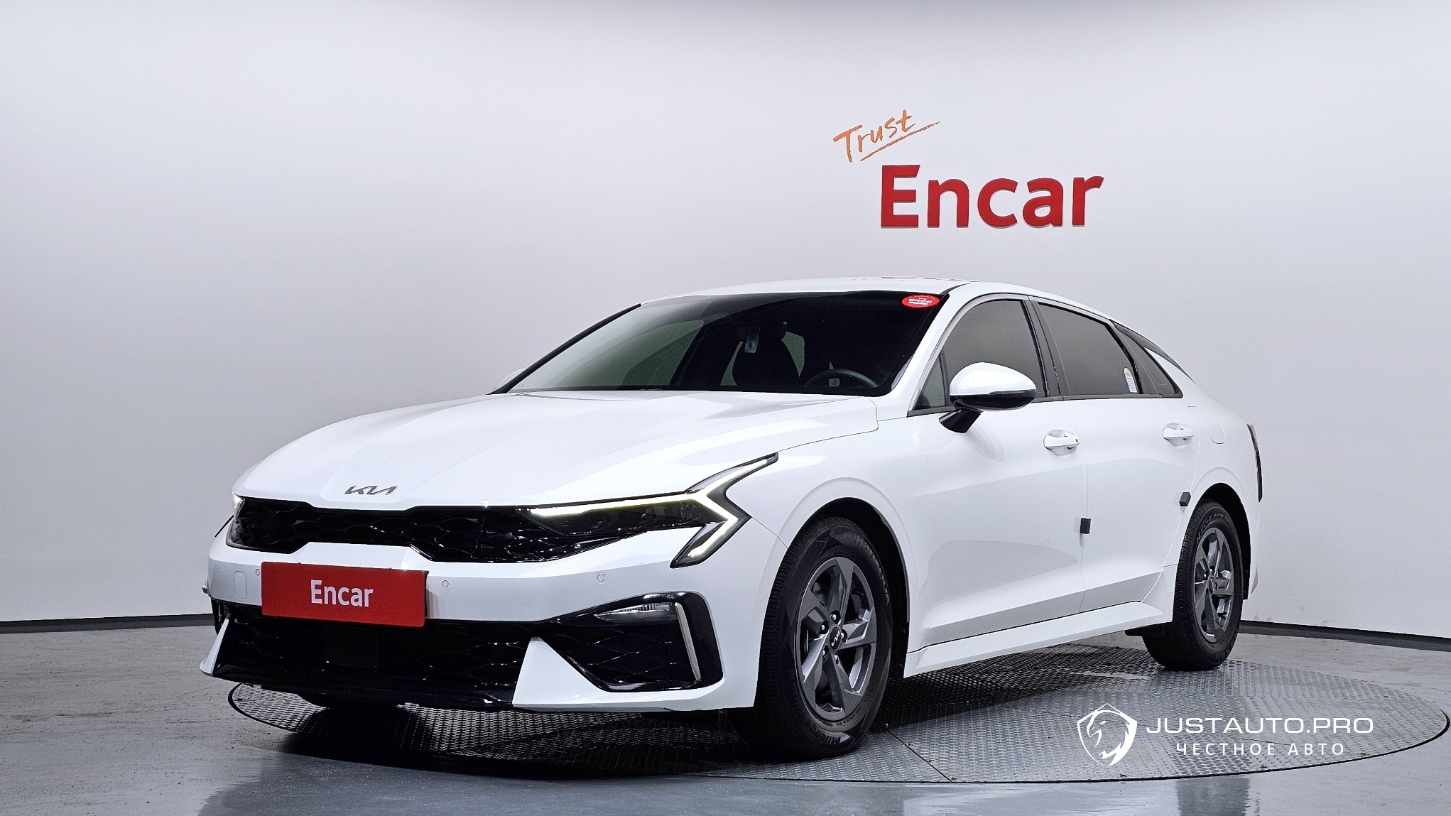 Автомобиль Kia K5