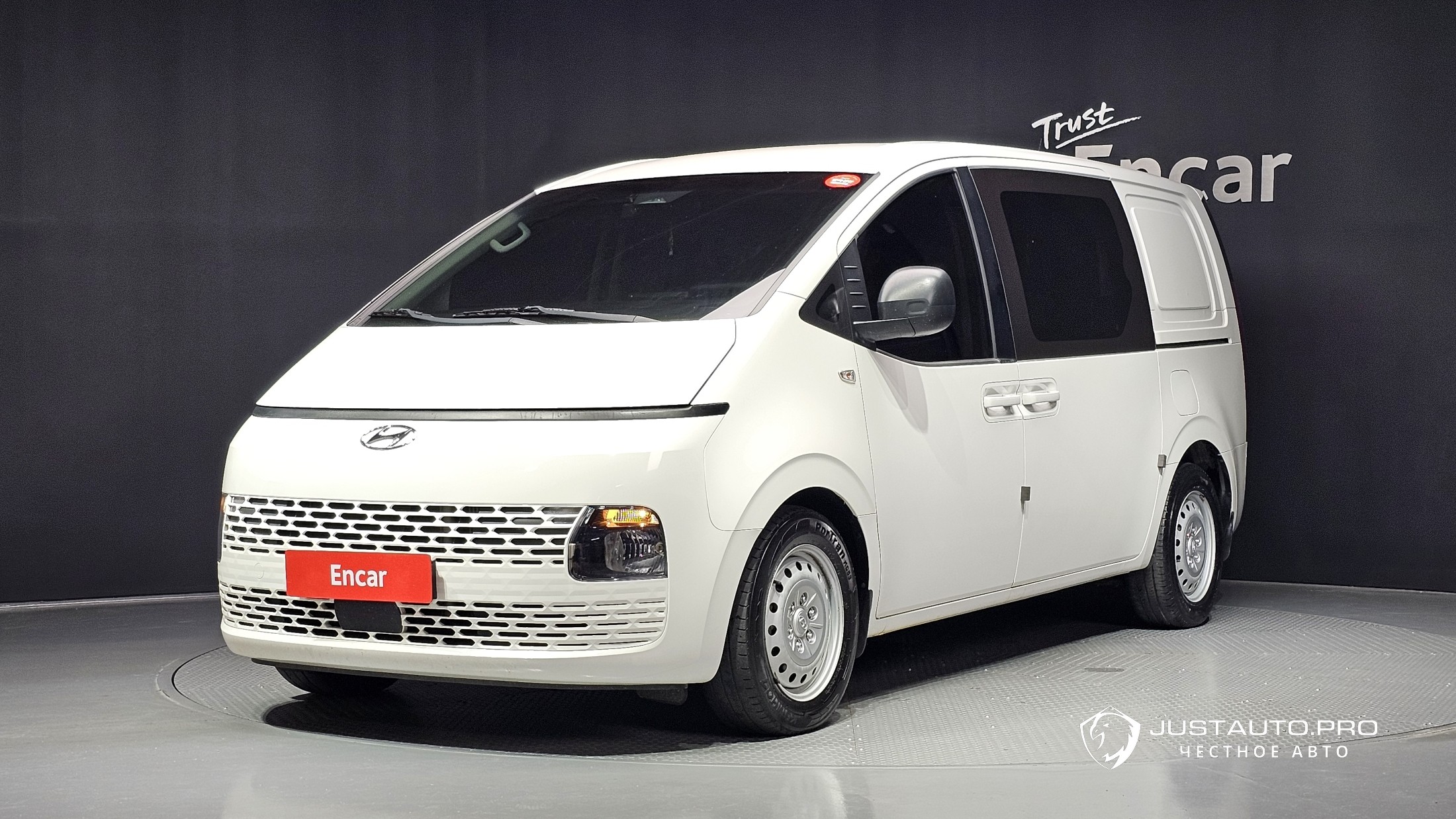 Автомобиль Hyundai Staria