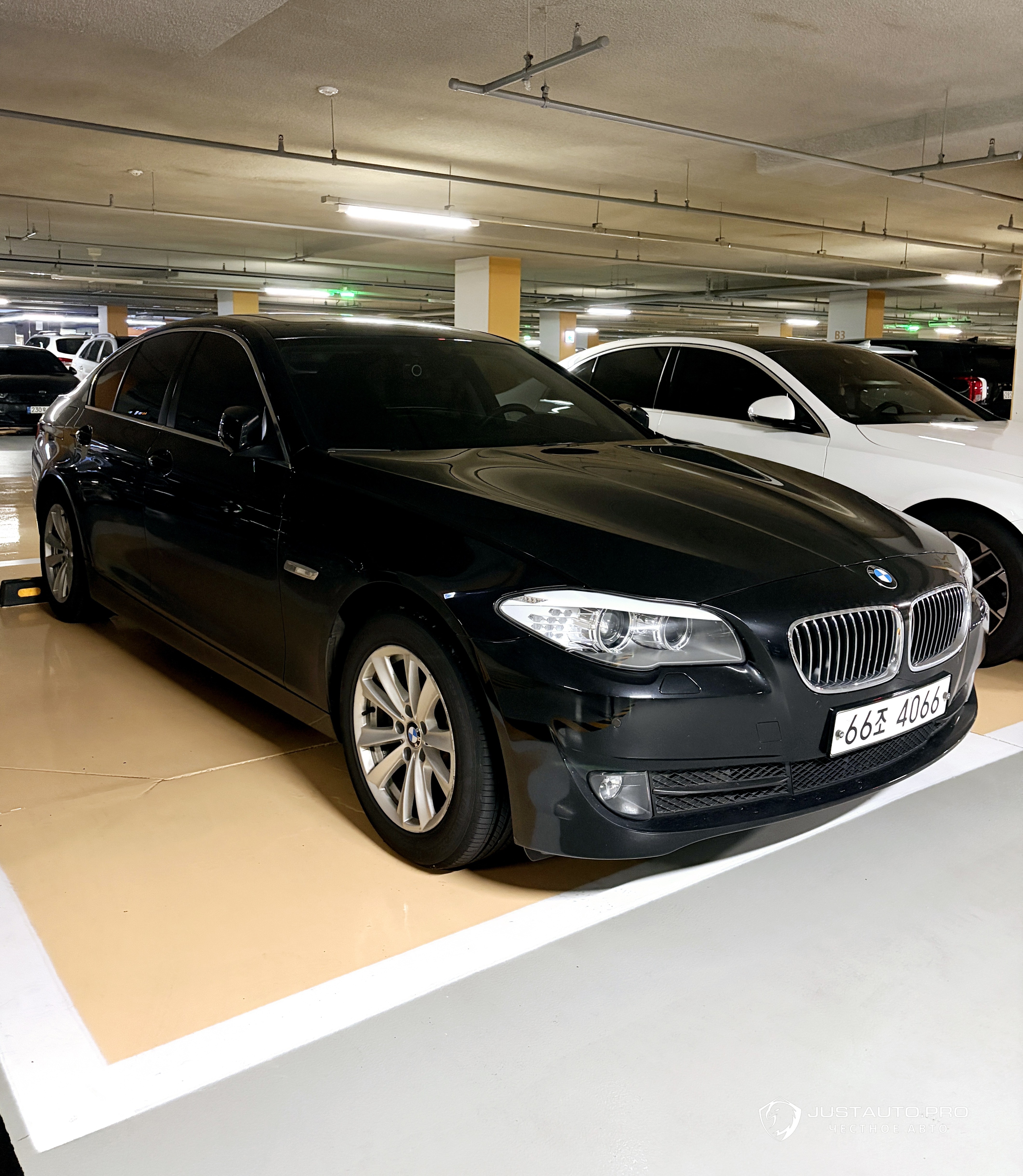 Автомобиль BMW 5-Series
