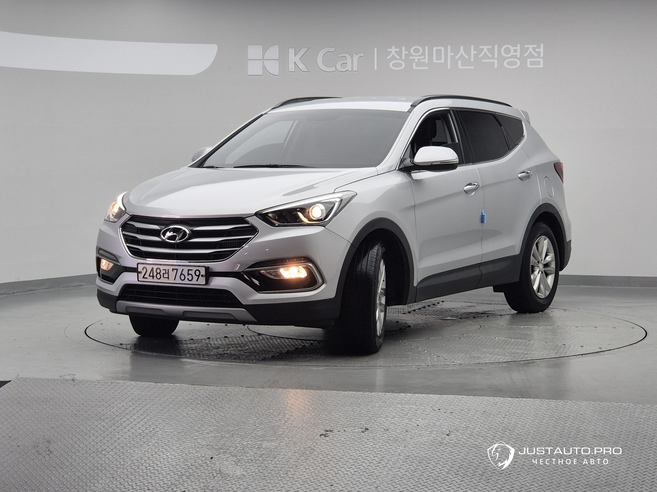 Автомобиль Hyundai Santafe
