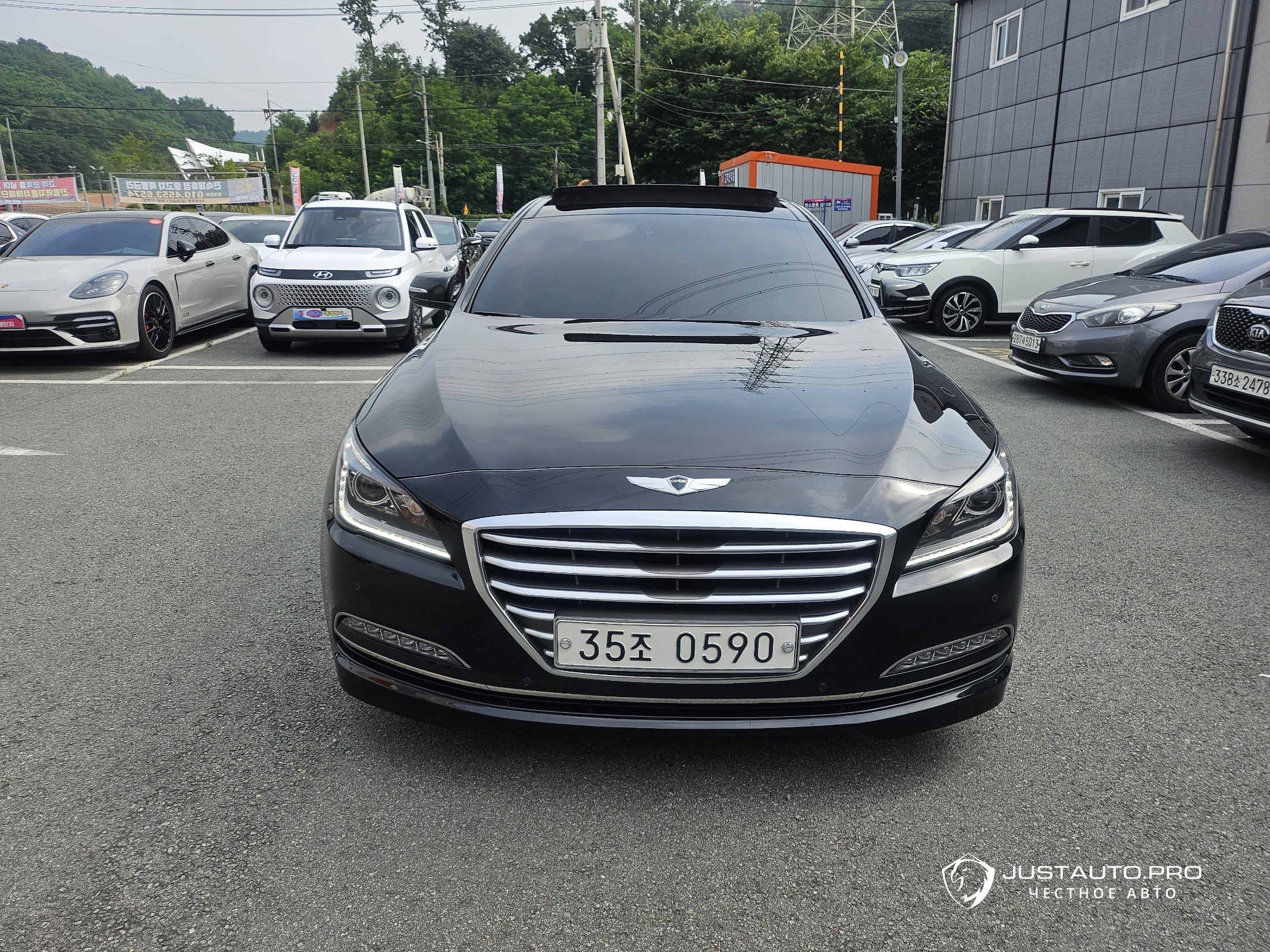 Автомобиль Hyundai Genesis