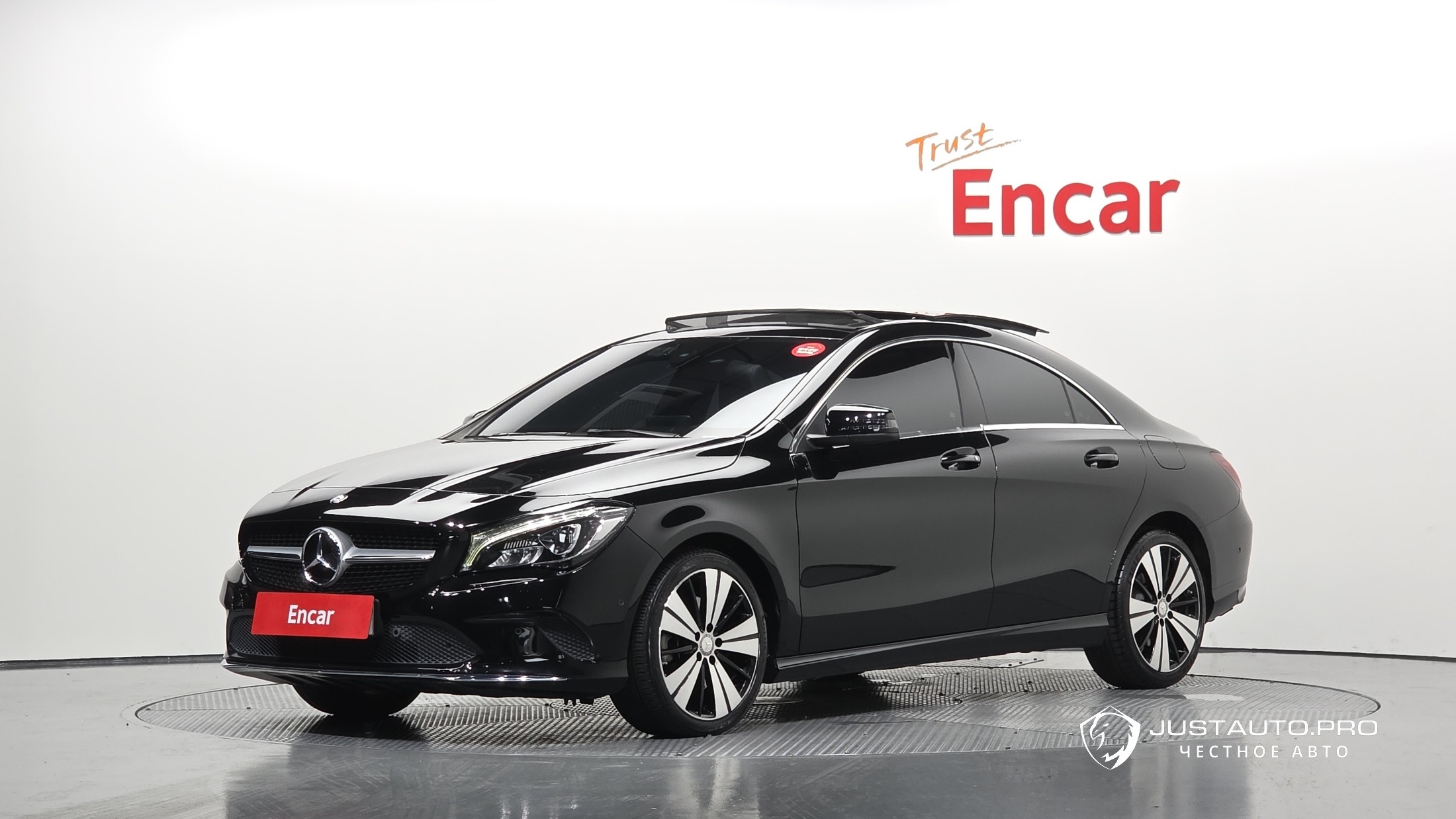 Автомобиль Mercedes-Benz CLA-Class