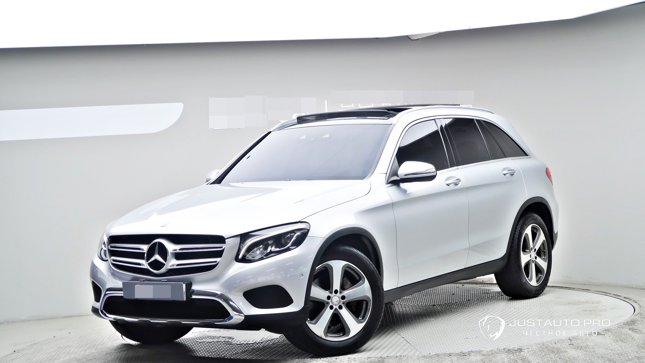 Автомобиль Mercedes-Benz GLC-Class
