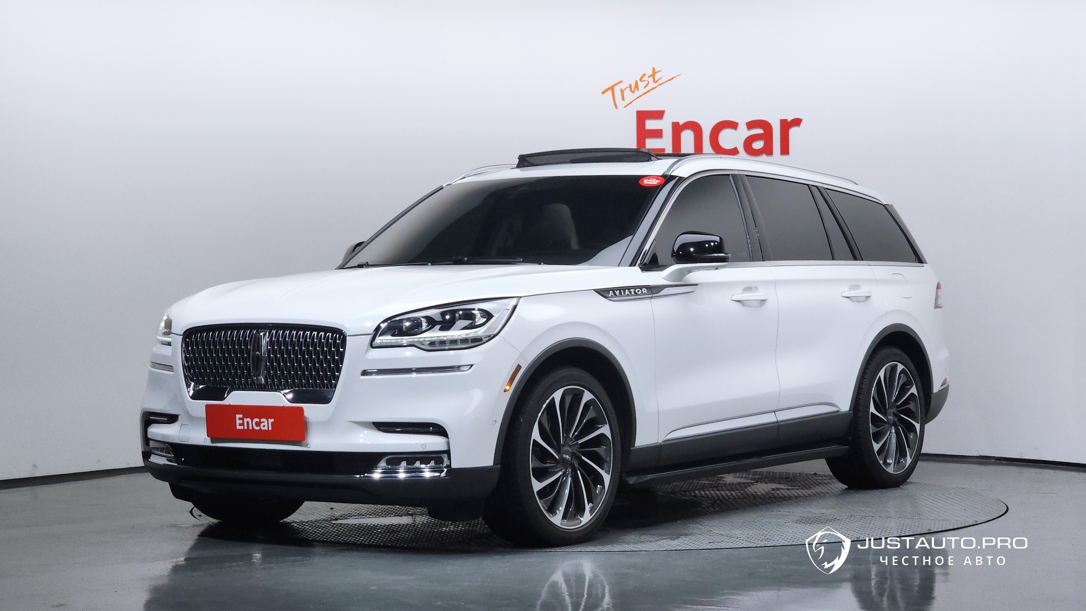 Автомобиль Lincoln Aviator