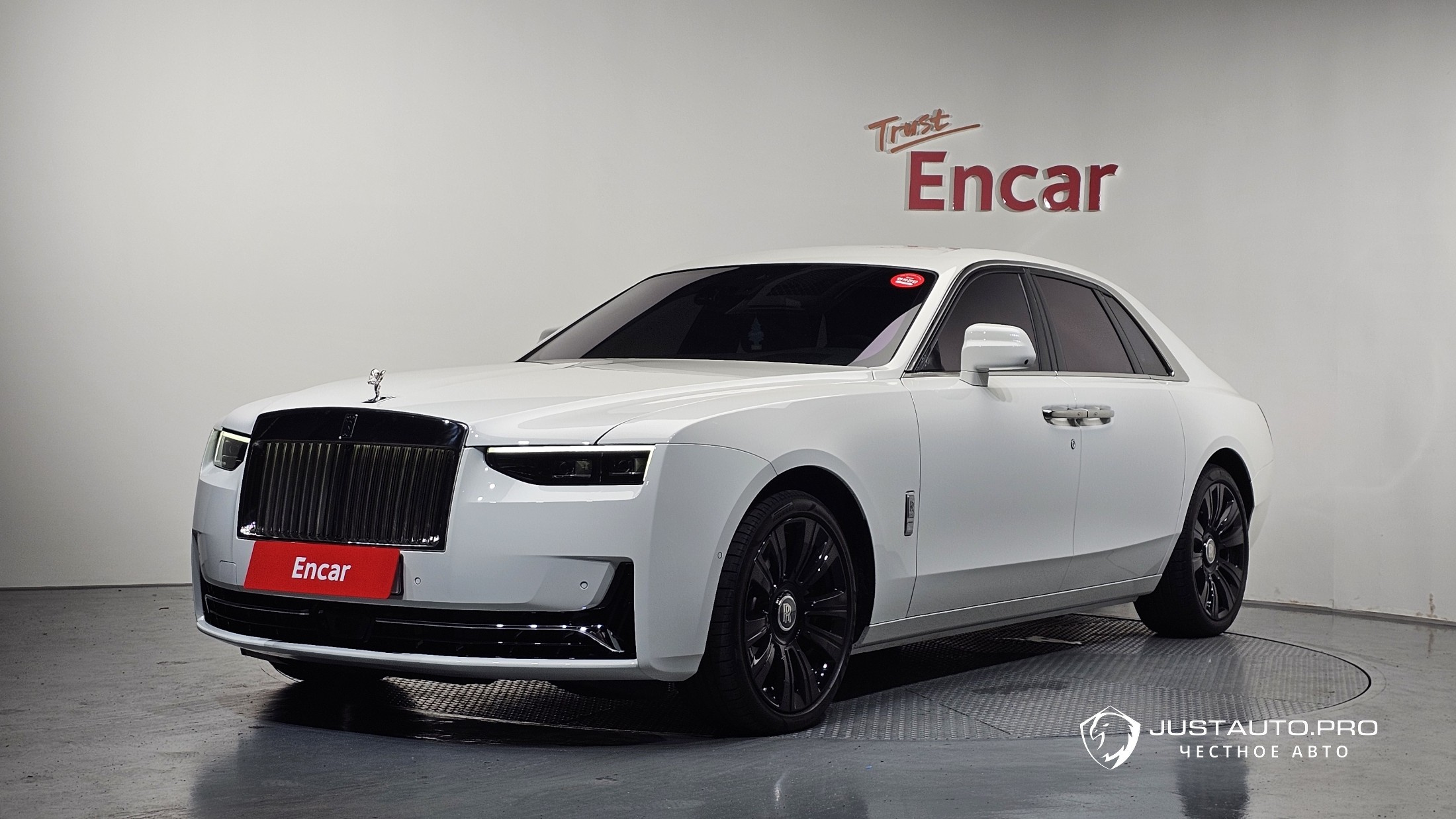 Автомобиль Rolls-Royce Ghost