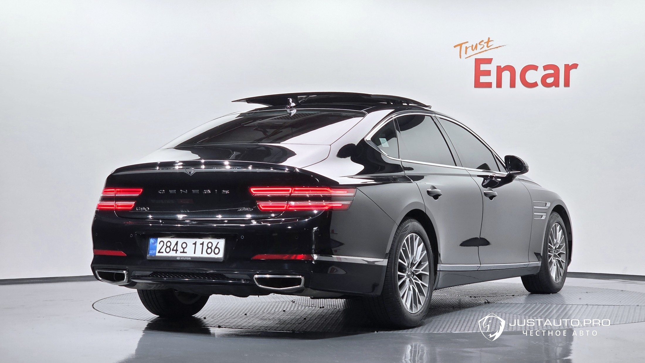 Автомобиль Genesis G80