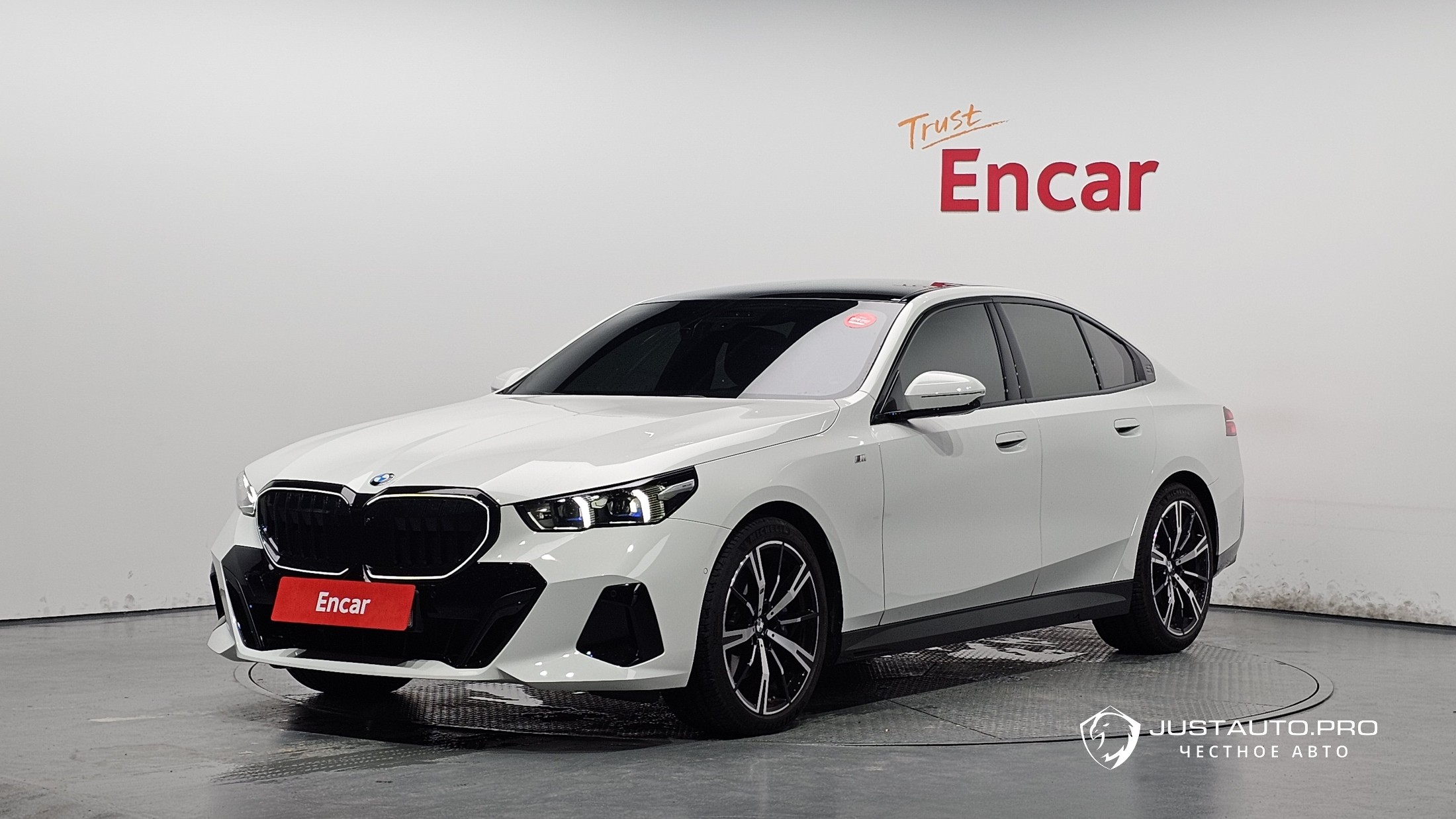 Автомобиль BMW 5-Series