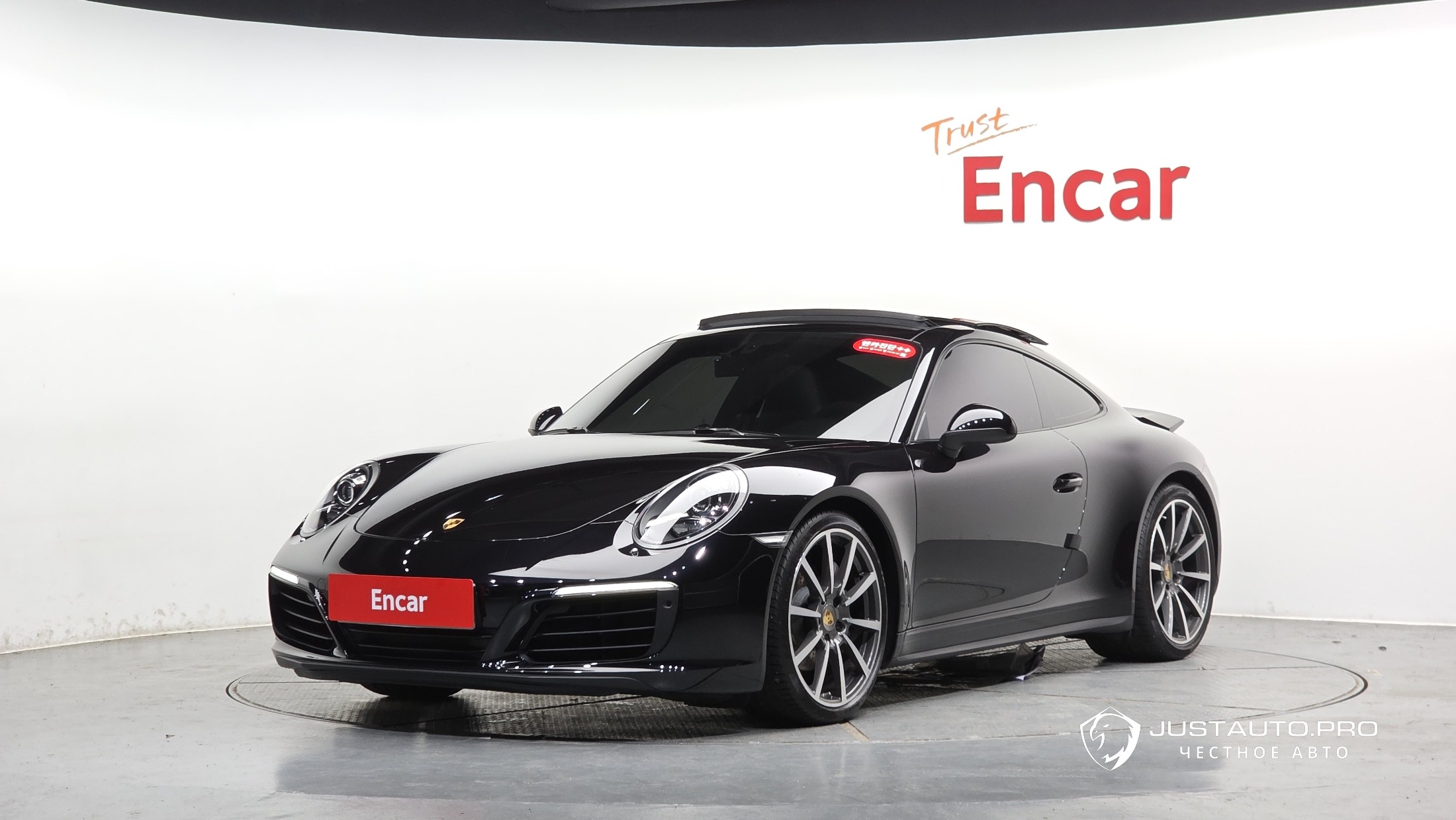 Автомобиль Porsche 911