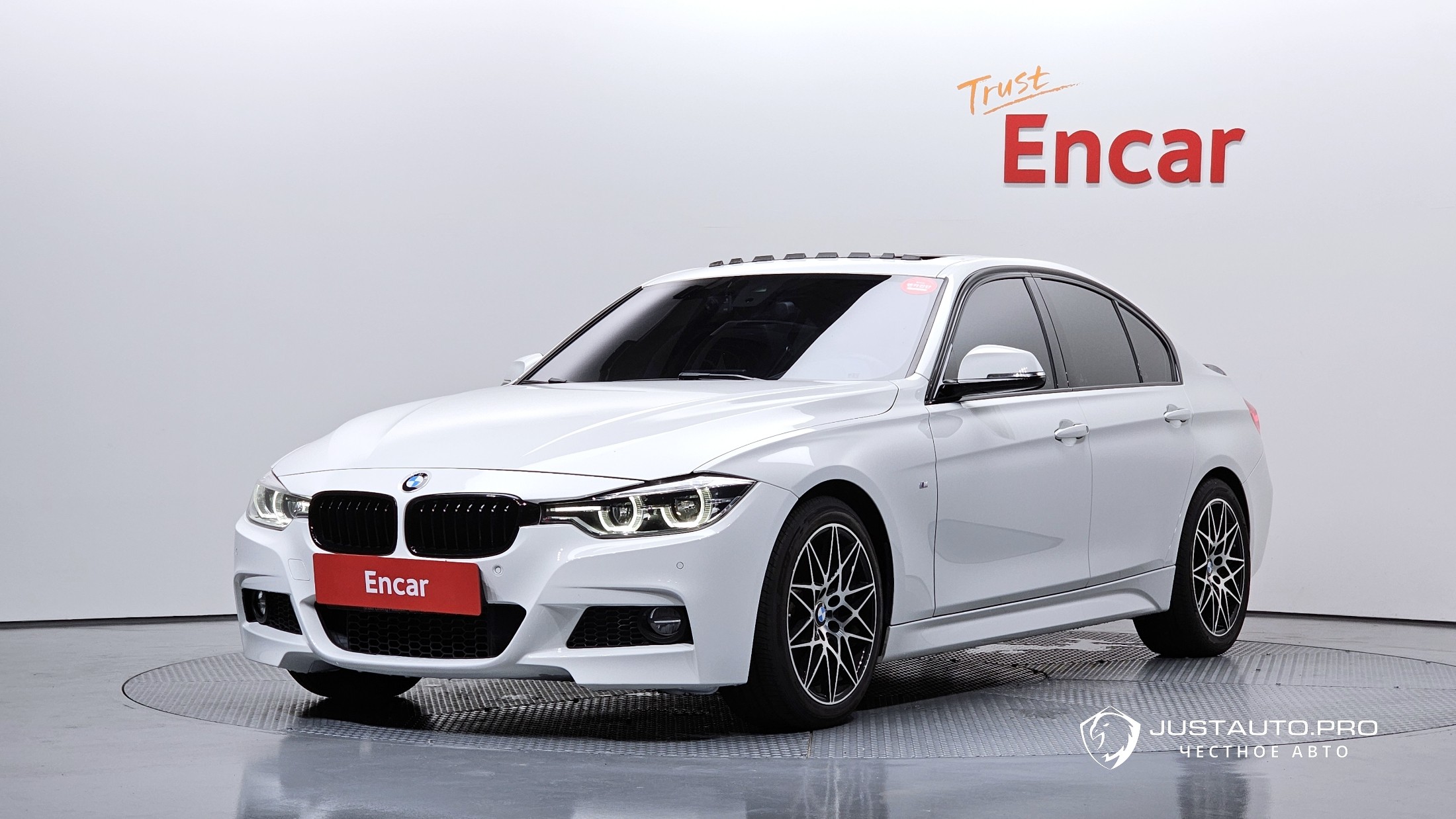 Автомобиль BMW 3-Series