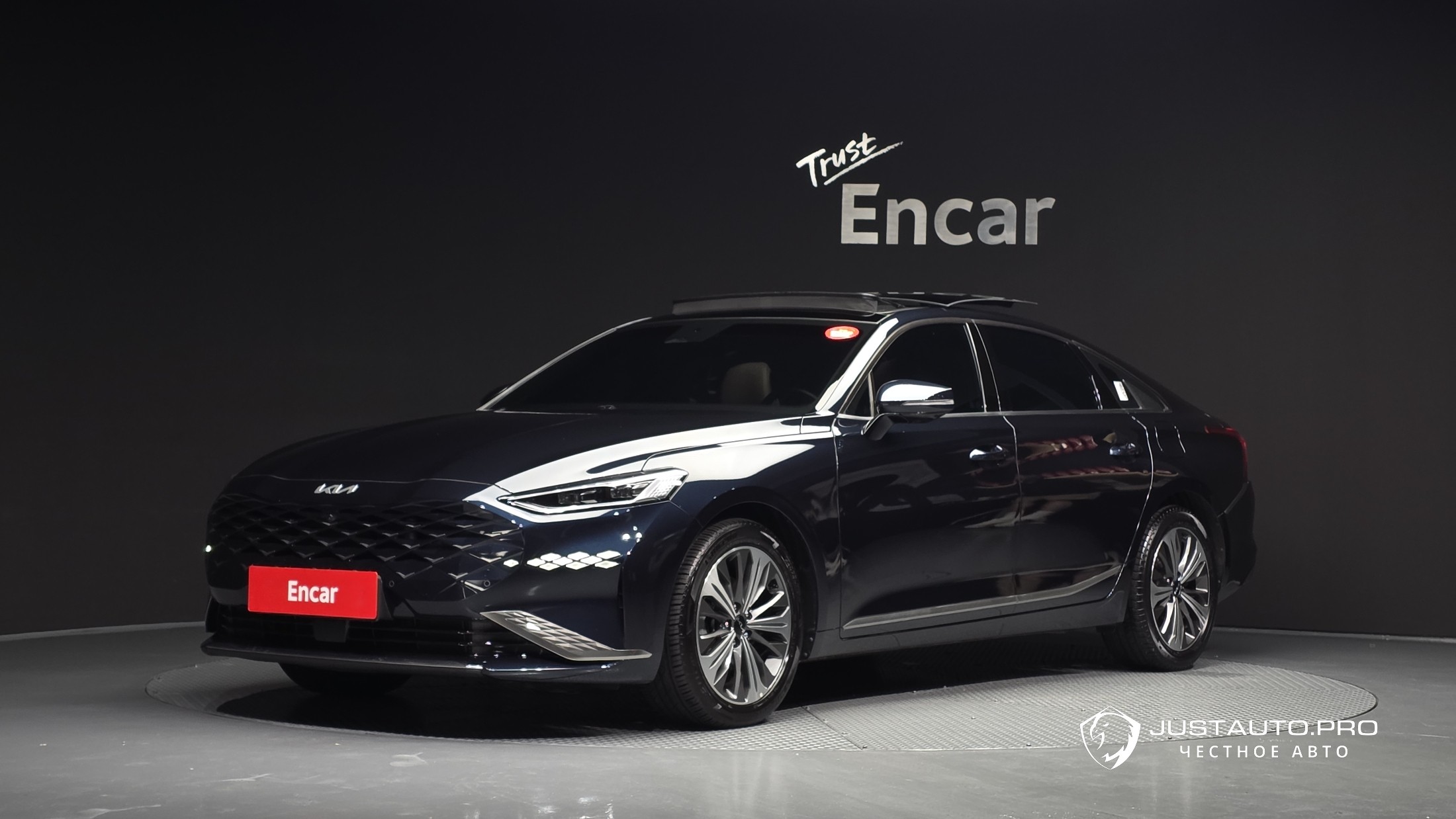 Автомобиль Kia K8