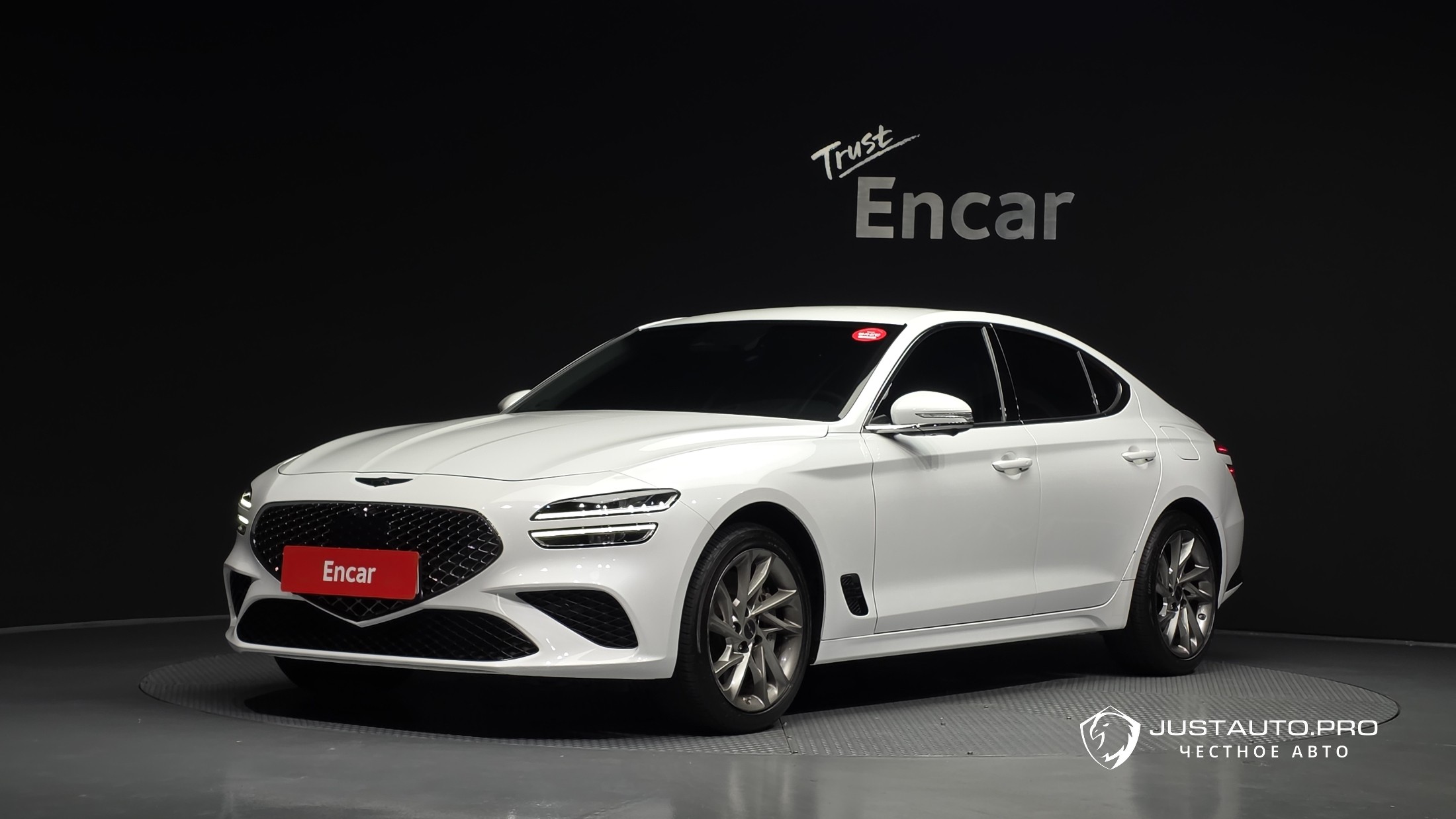 Автомобиль Genesis G70