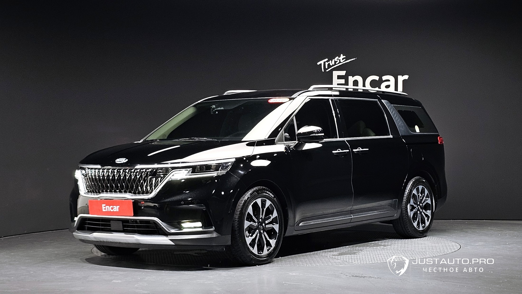 Автомобиль Kia Canival