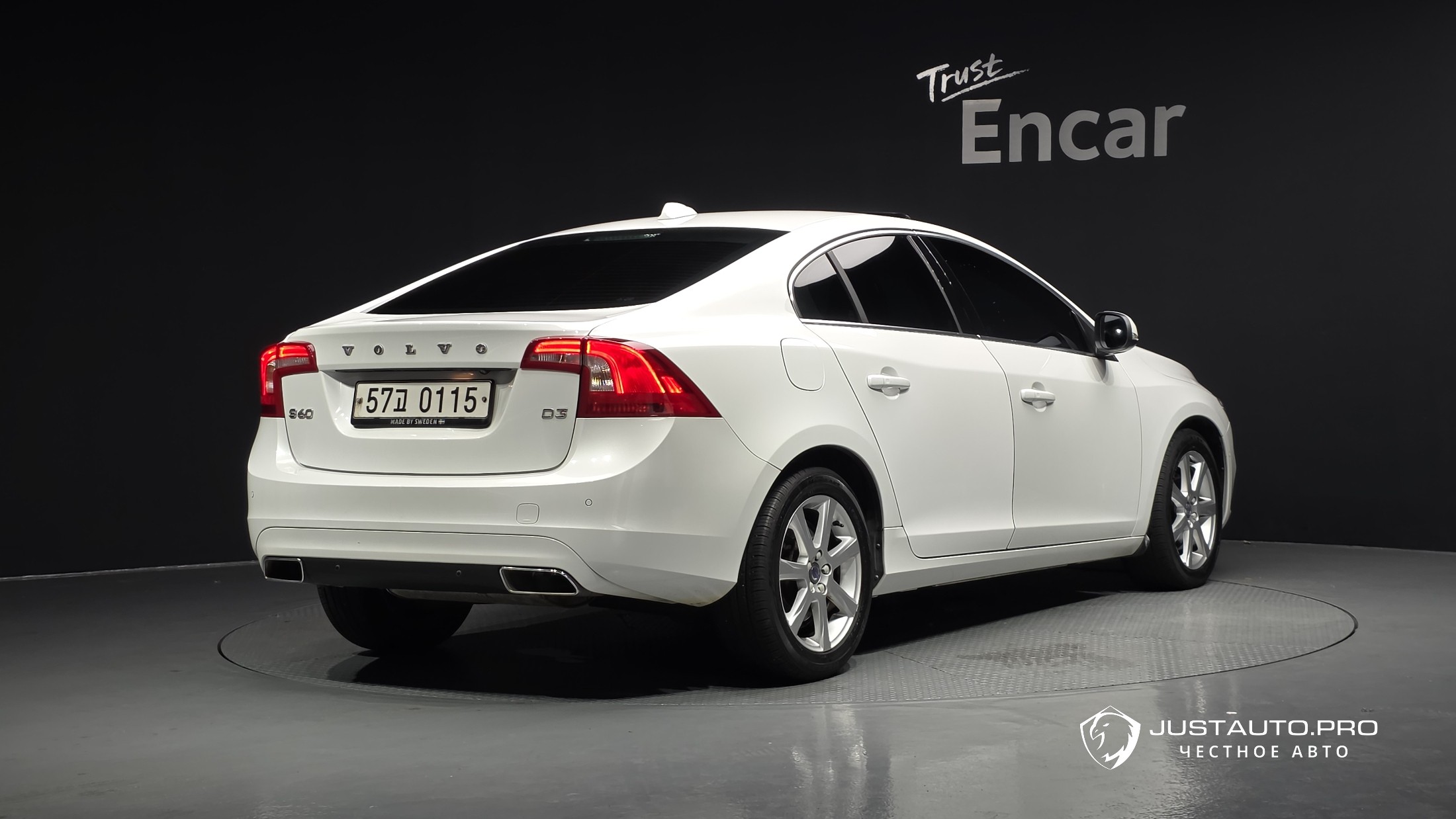 Автомобиль Volvo S60