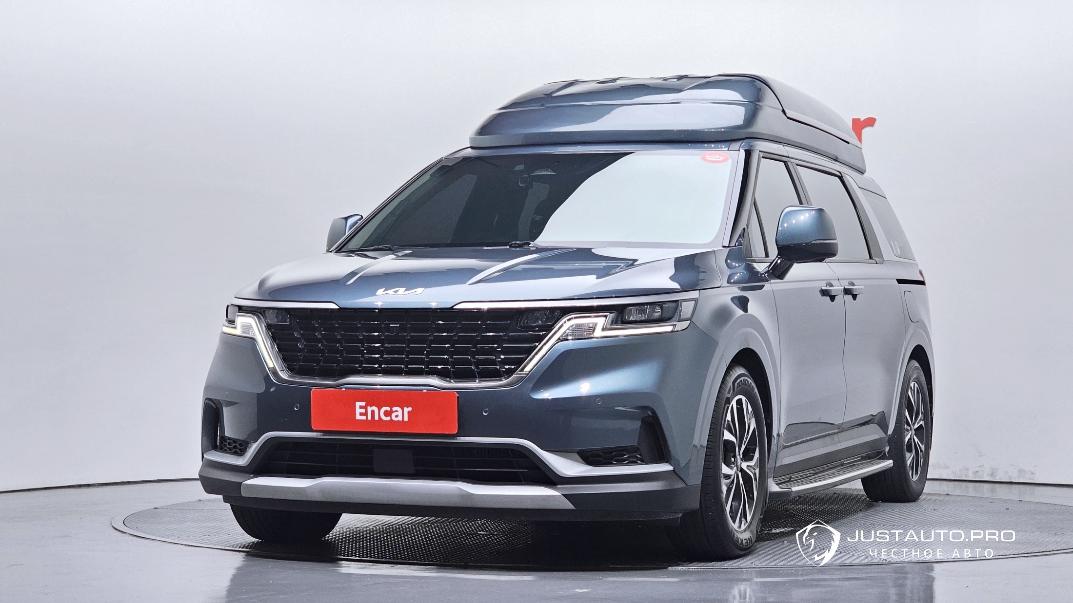 Автомобиль Kia Canival