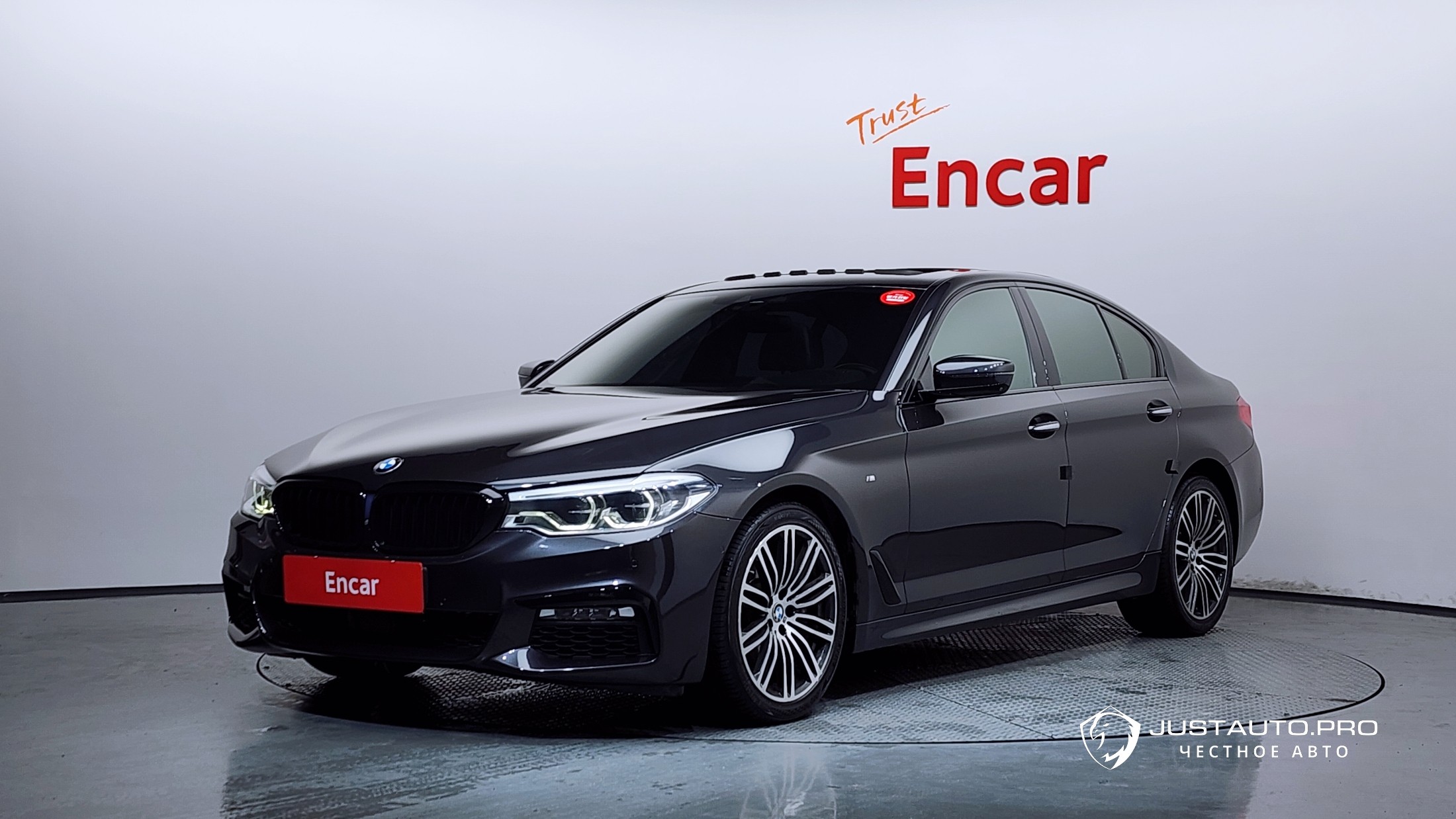 Автомобиль BMW 5-Series