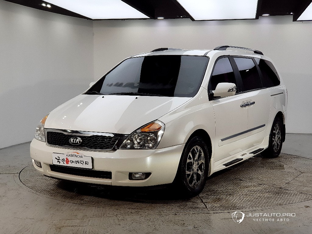 Автомобиль Kia Canival