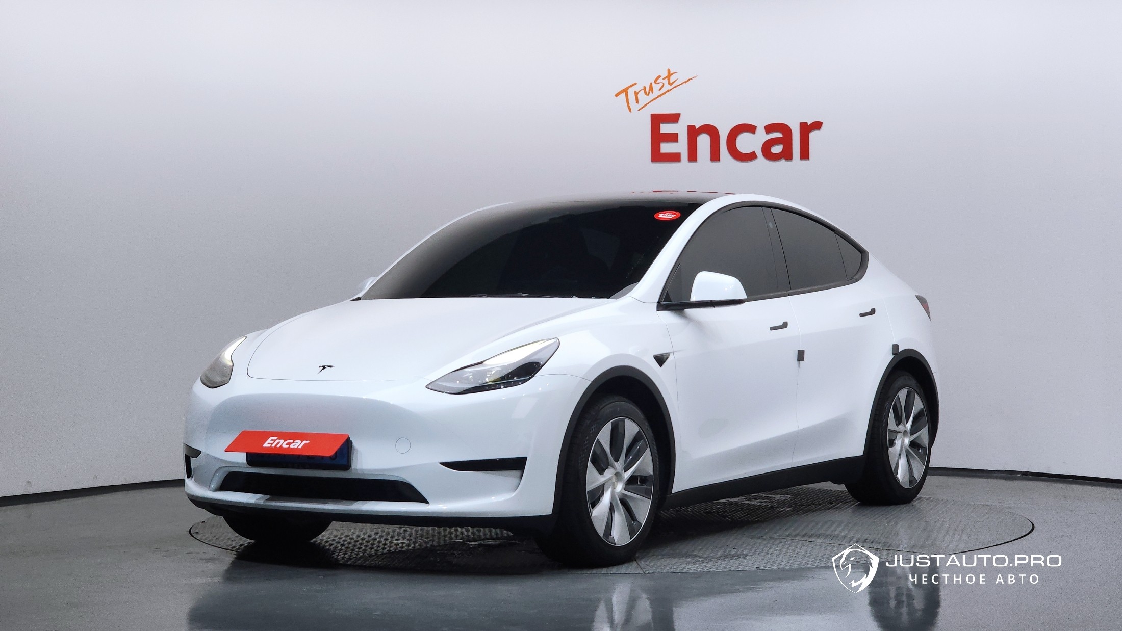 Автомобиль Tesla Model Y