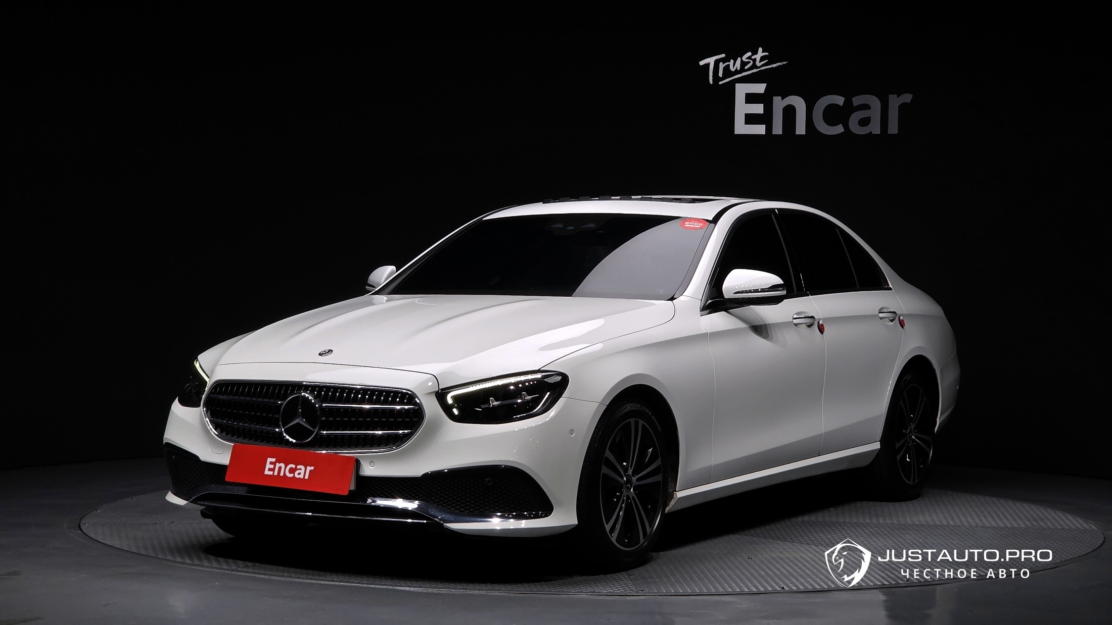 Автомобиль Mercedes-Benz E-Class