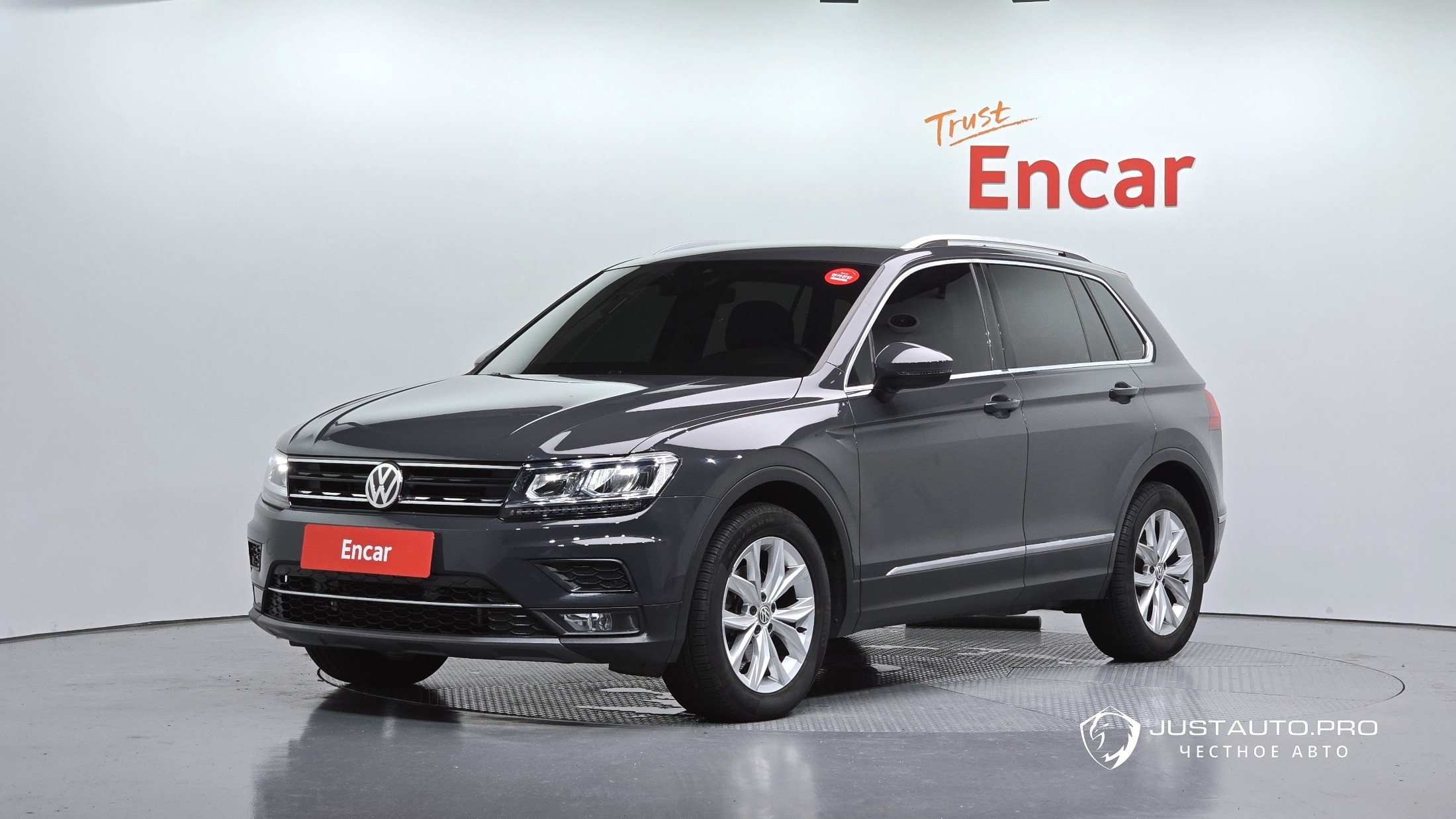 Автомобиль Volkswagen Tiguan