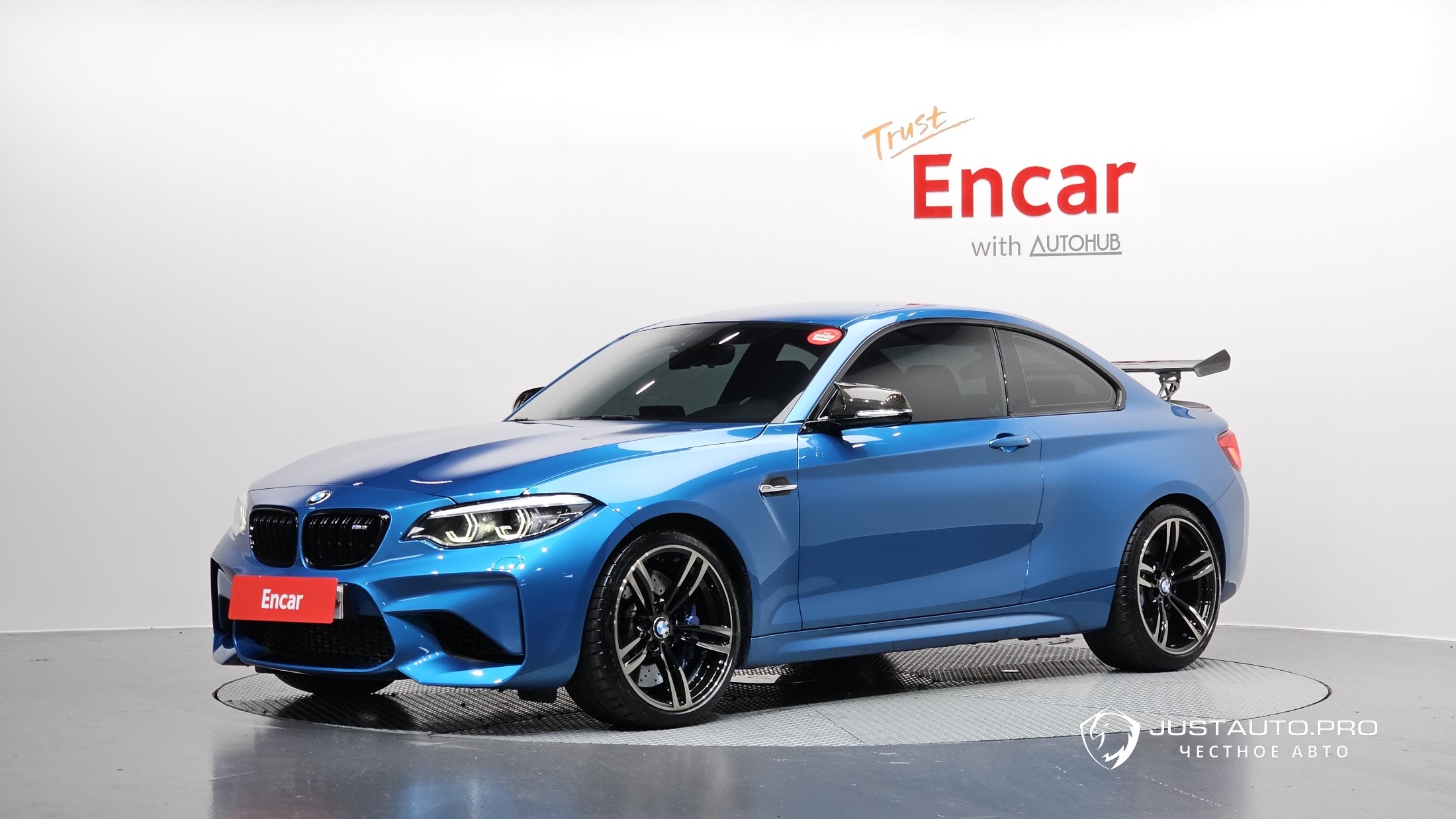 Автомобиль BMW M2
