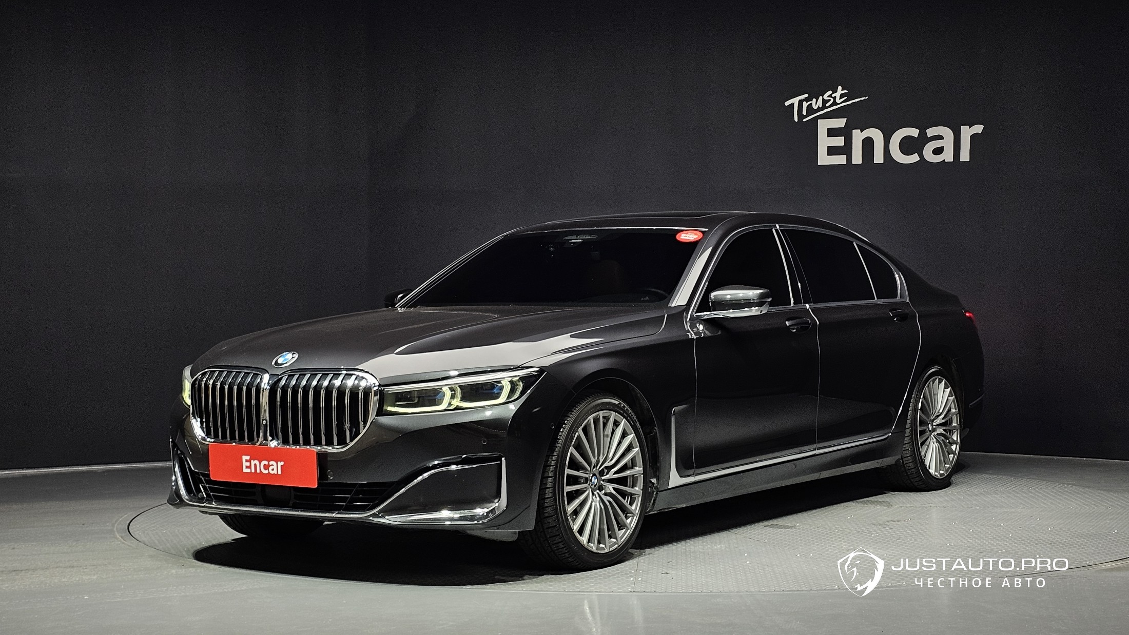 Автомобиль BMW 7-Series