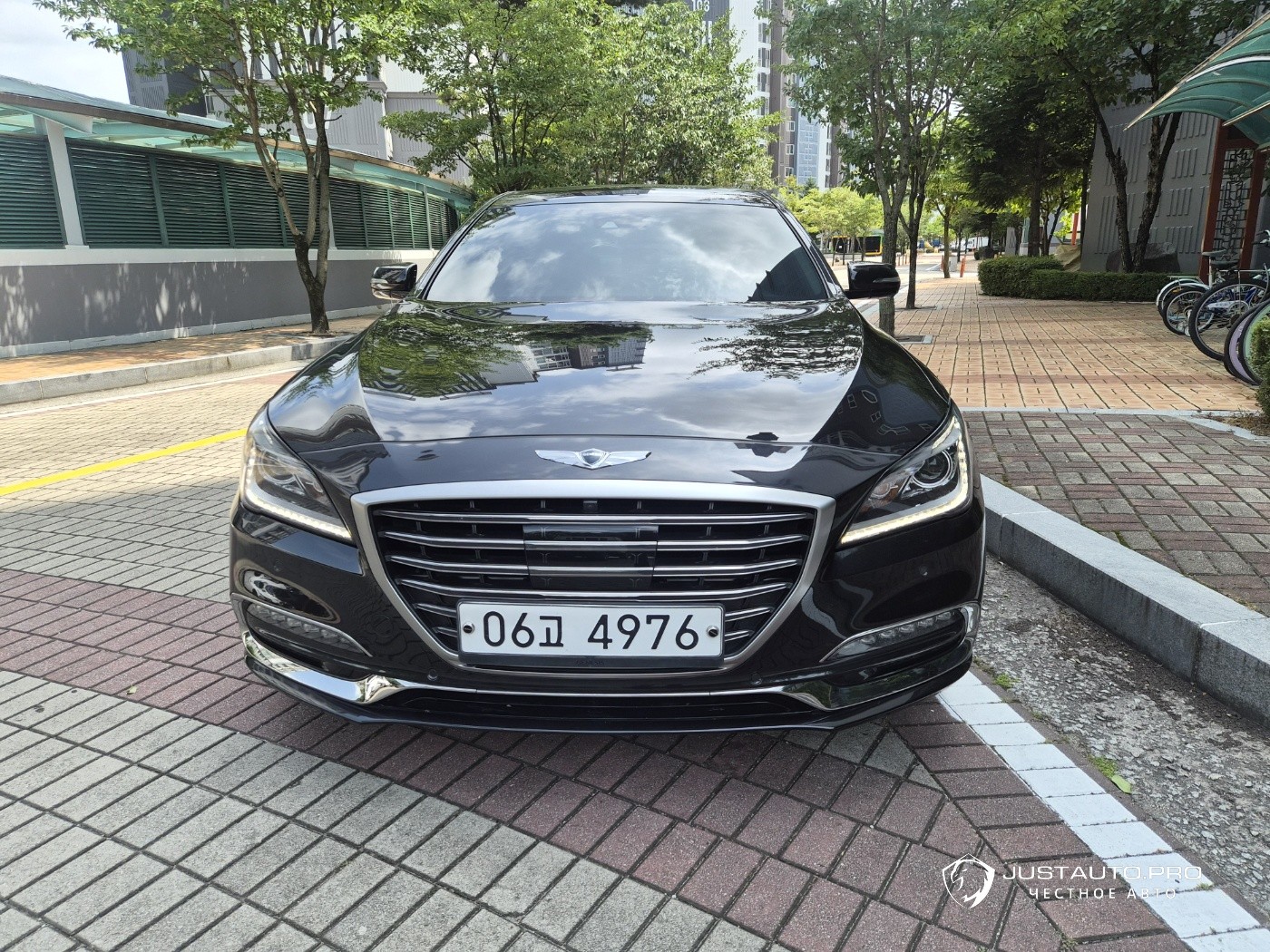 Автомобиль Genesis G80