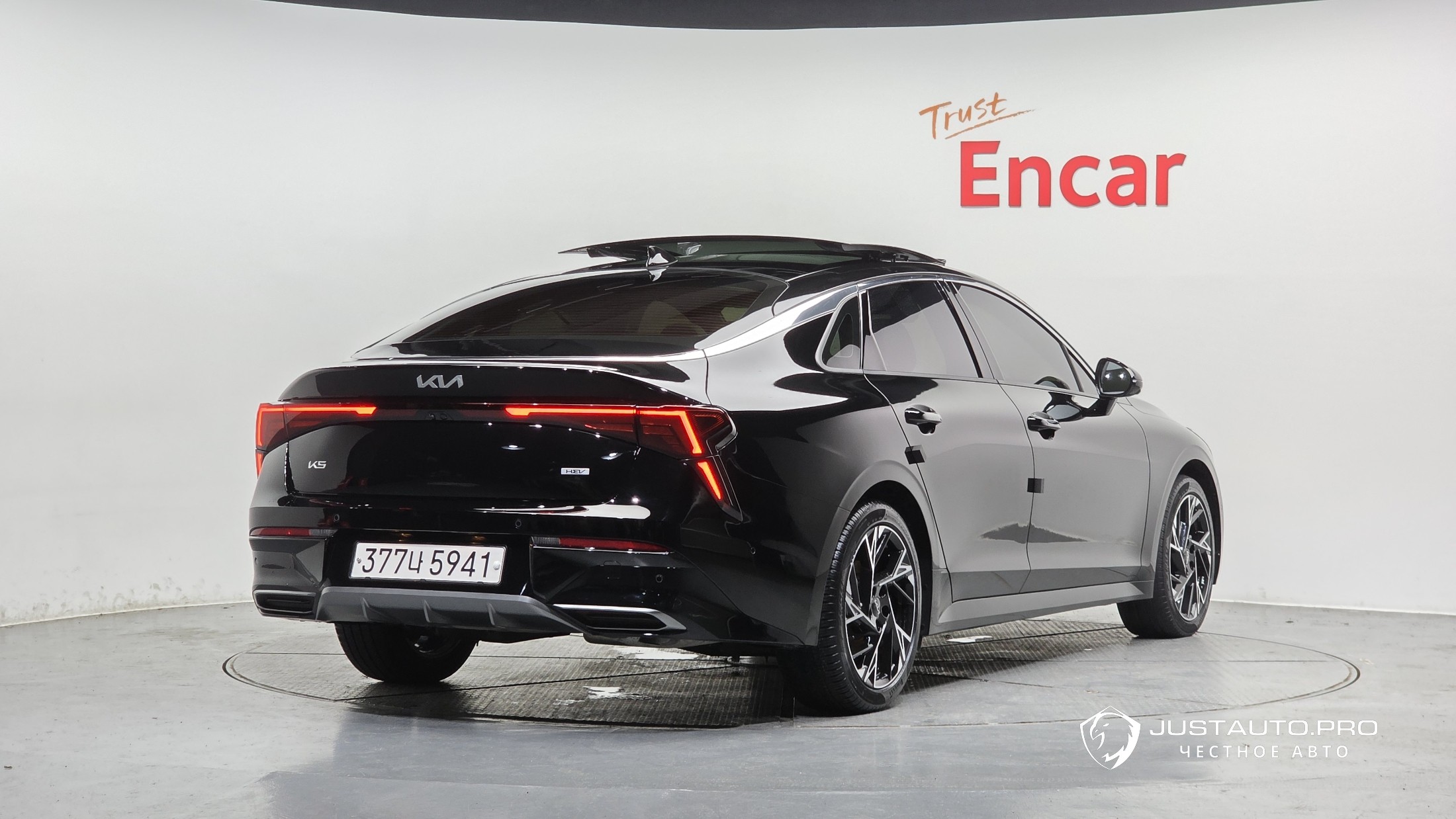 Автомобиль Kia K5