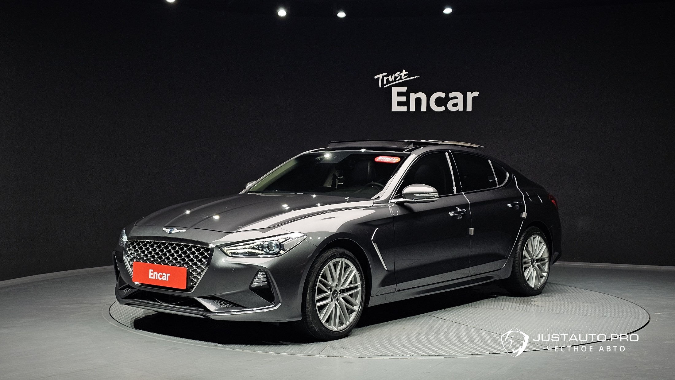 Автомобиль Genesis G70