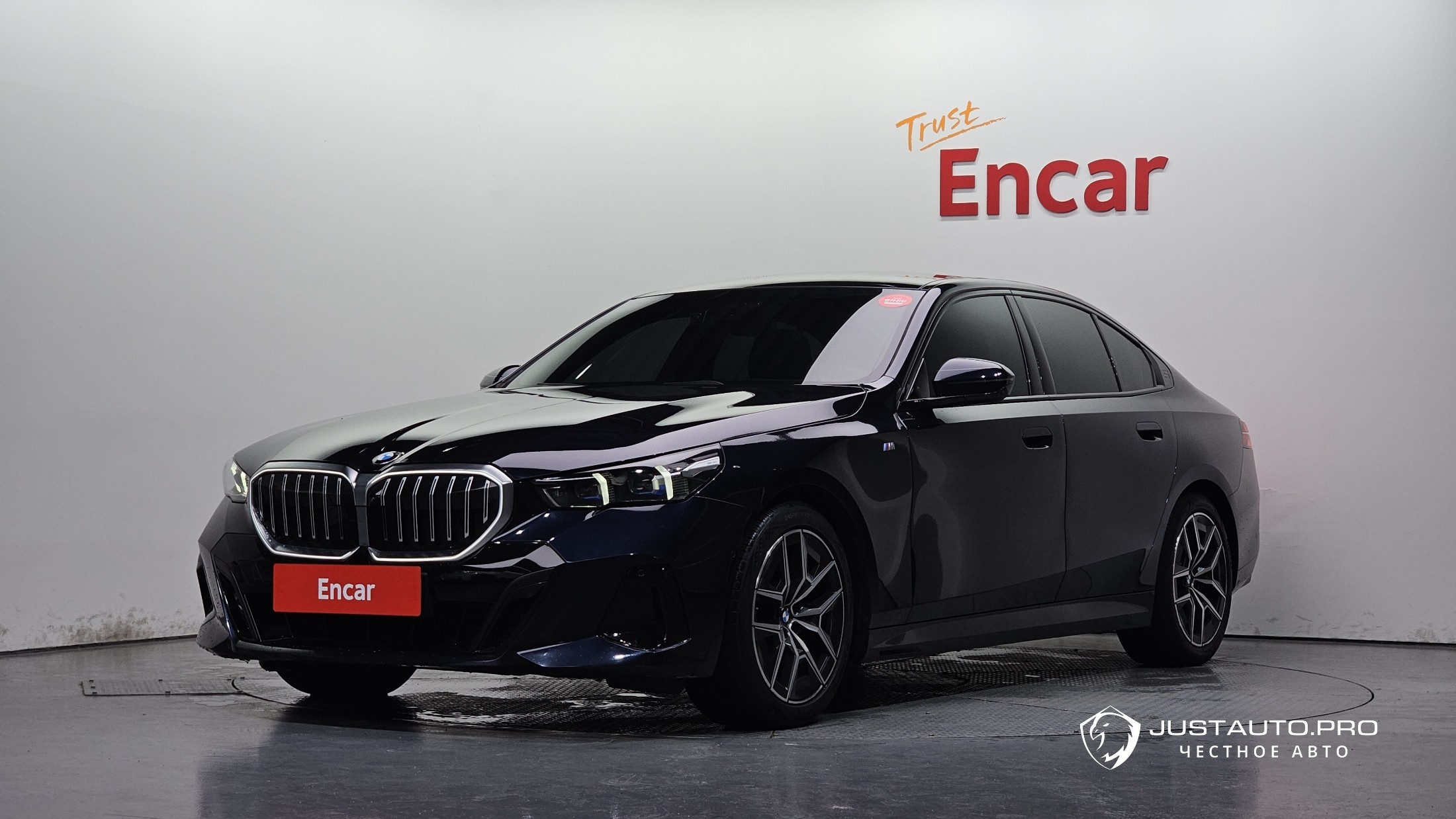 Автомобиль BMW 5-Series