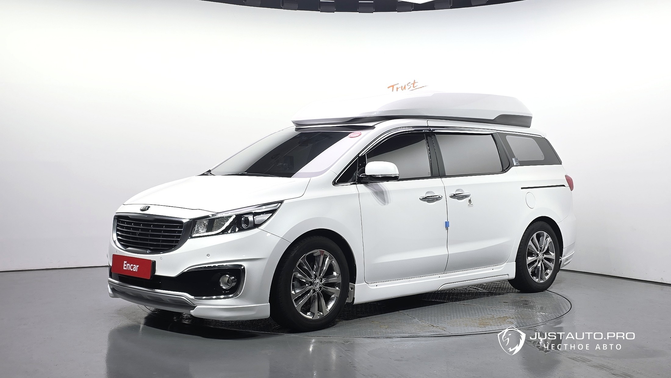 Автомобиль Kia Canival