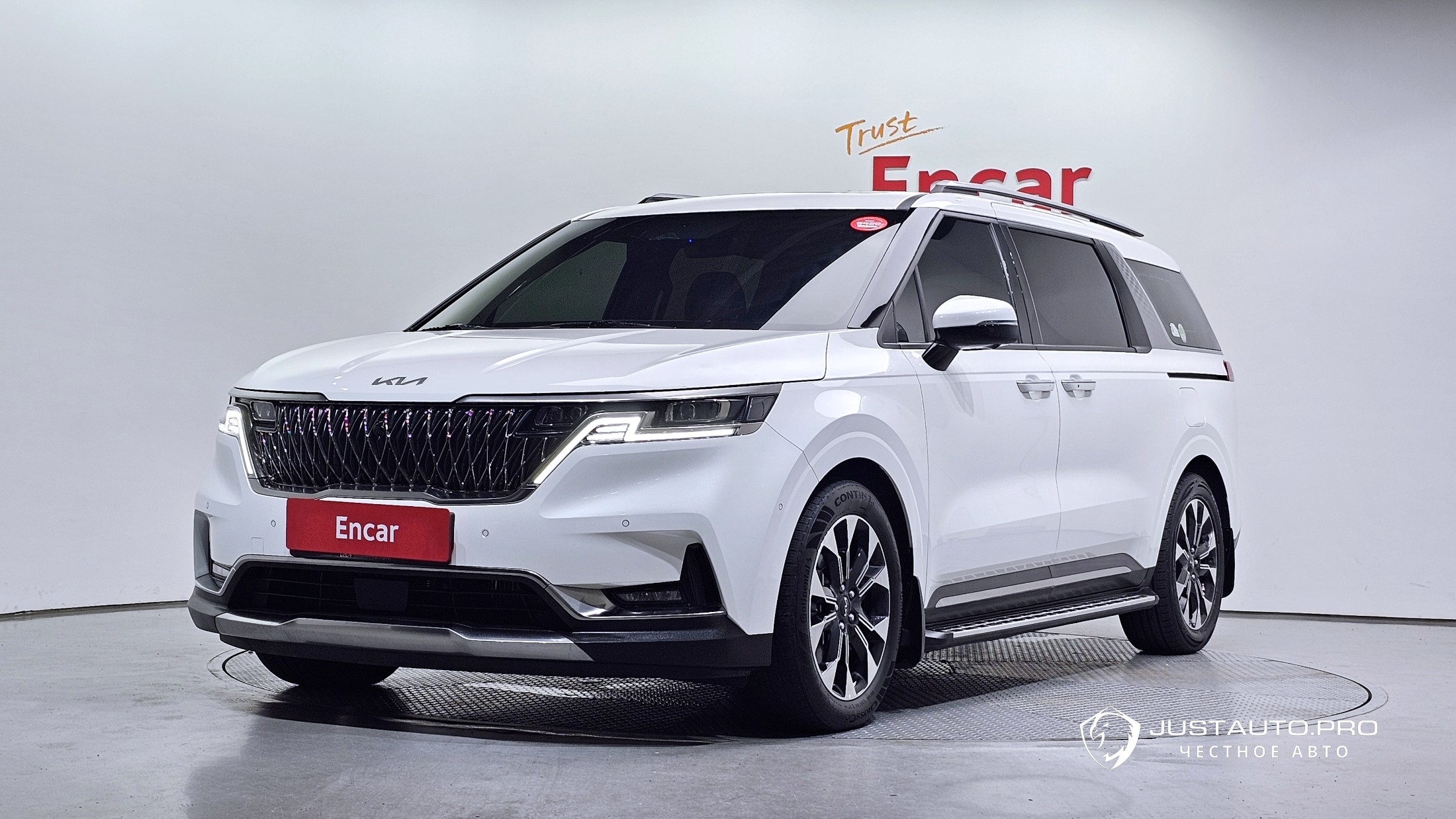 Автомобиль Kia Canival