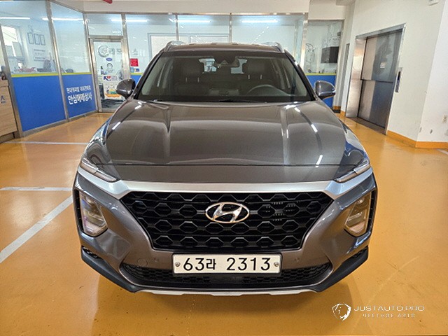 Автомобиль Hyundai Santafe