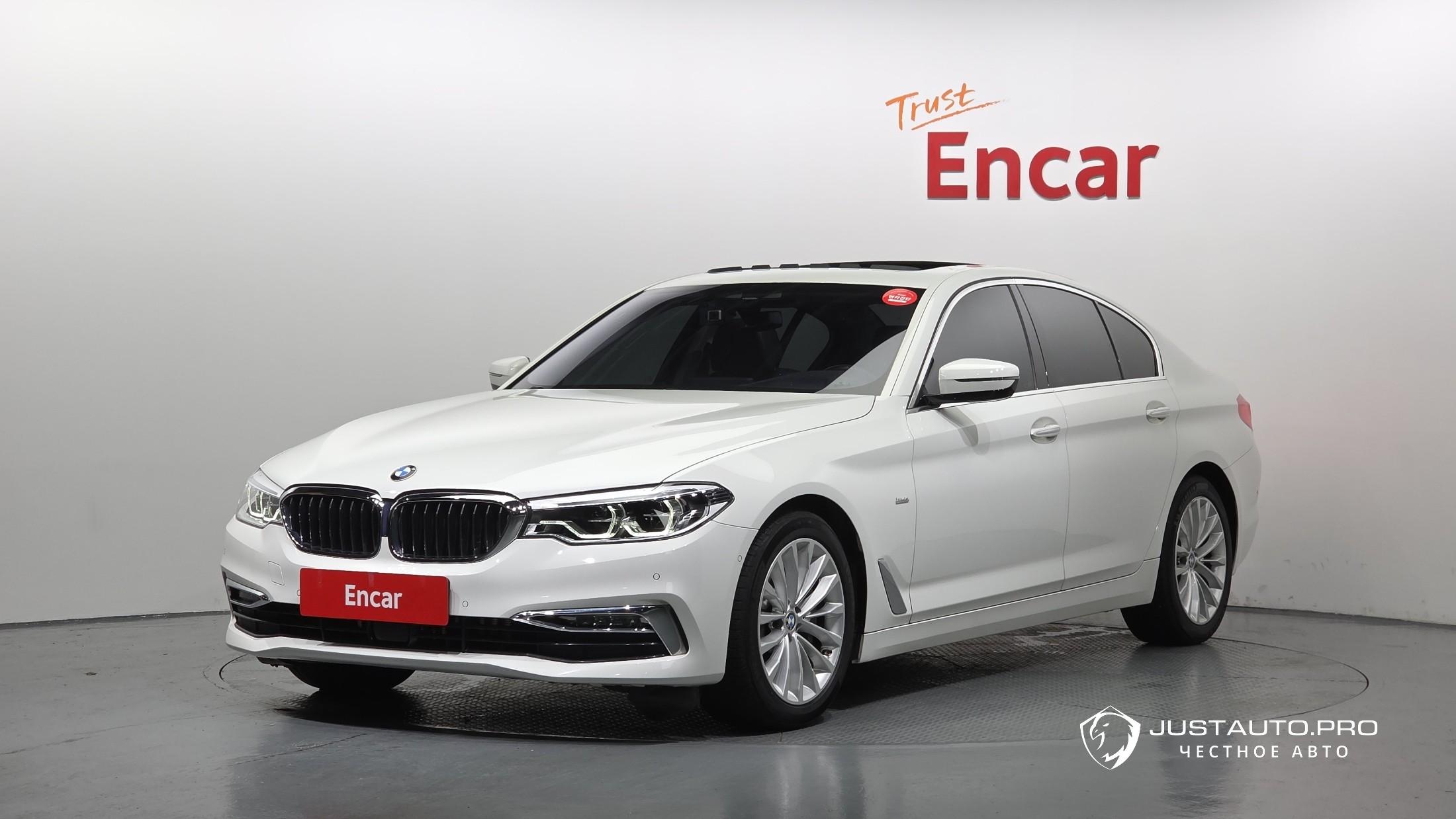 Автомобиль BMW 5-Series