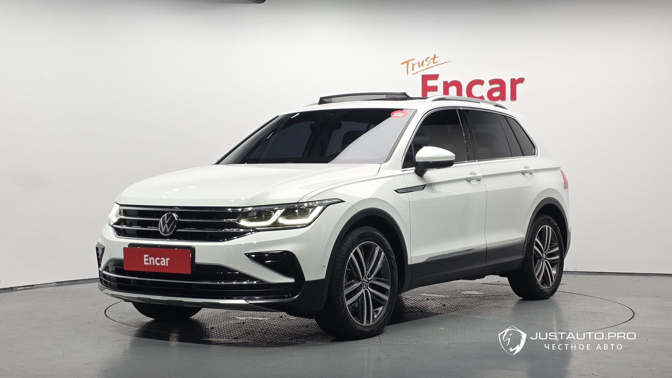 Автомобиль Volkswagen Tiguan