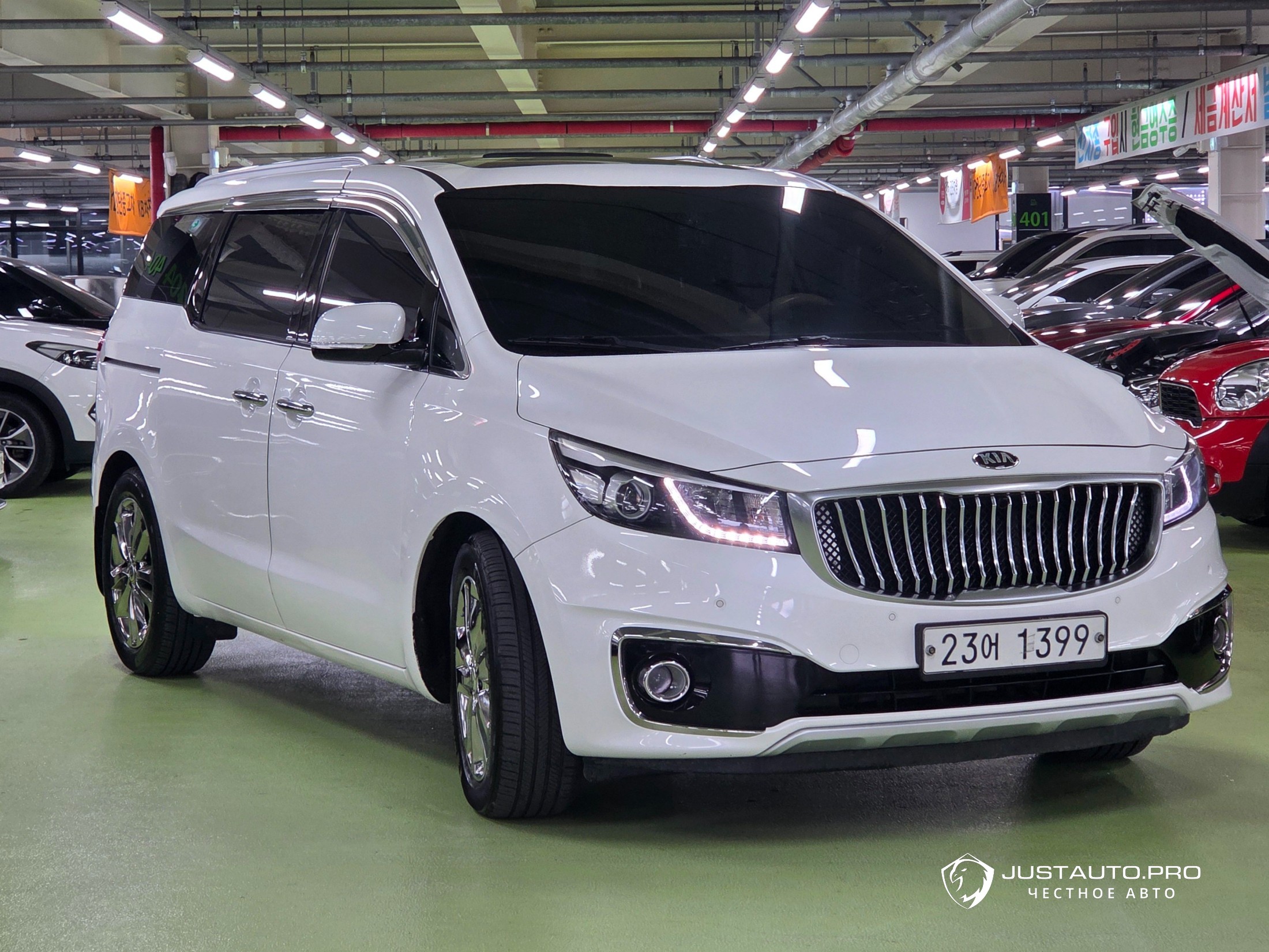 Автомобиль Kia Canival
