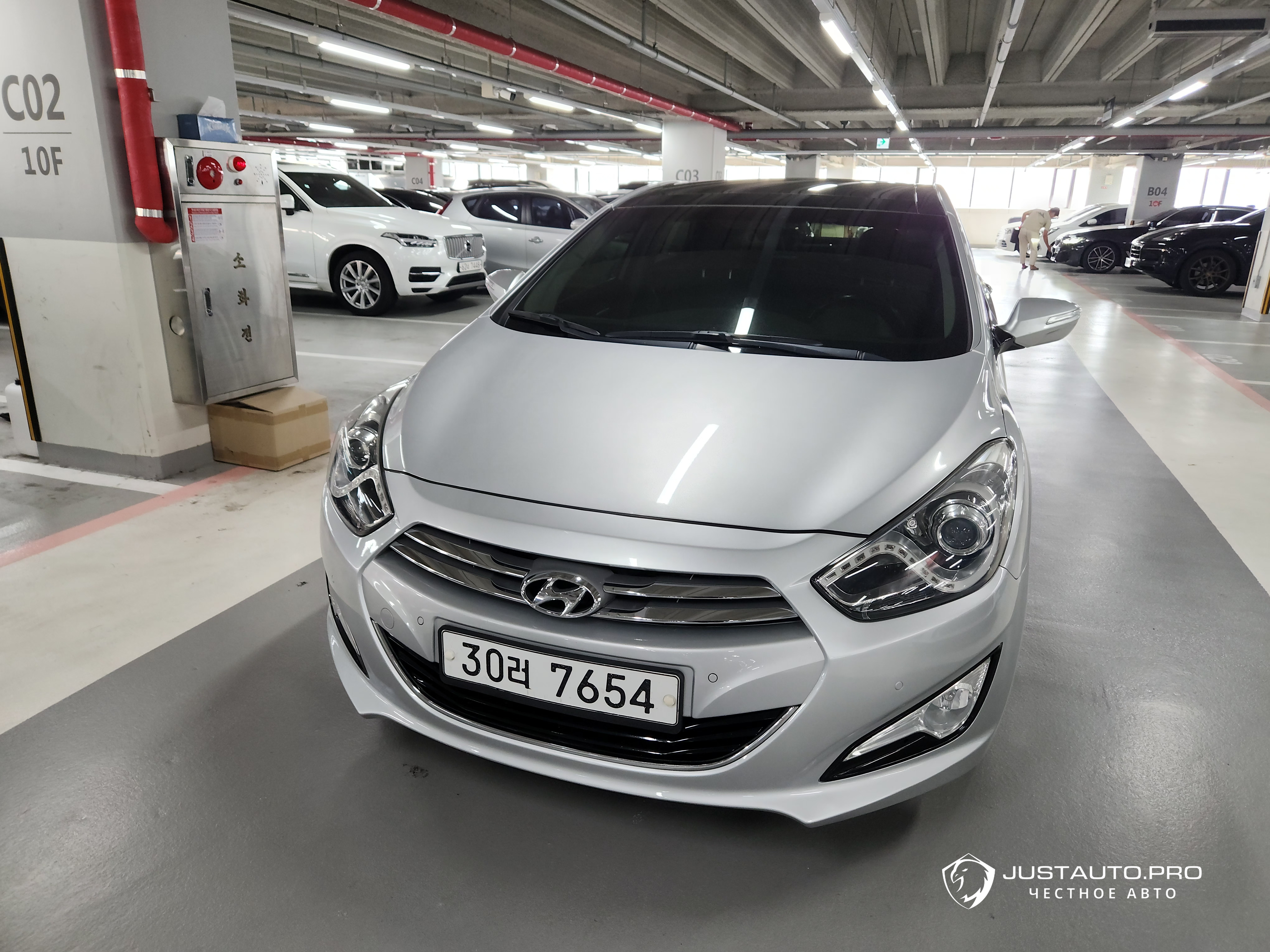 Автомобиль Hyundai i40
