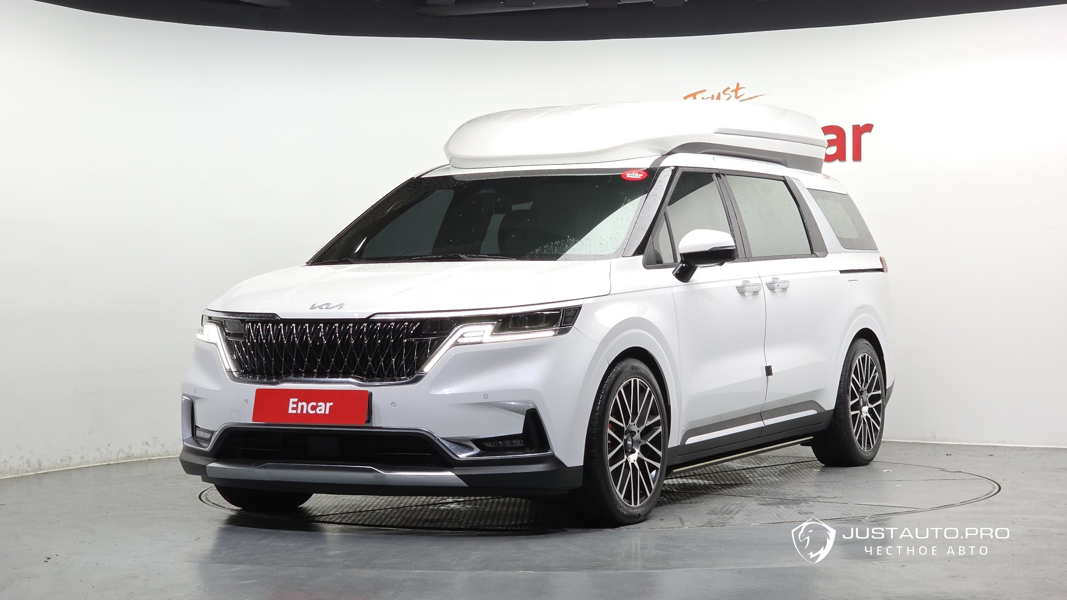Автомобиль Kia Canival