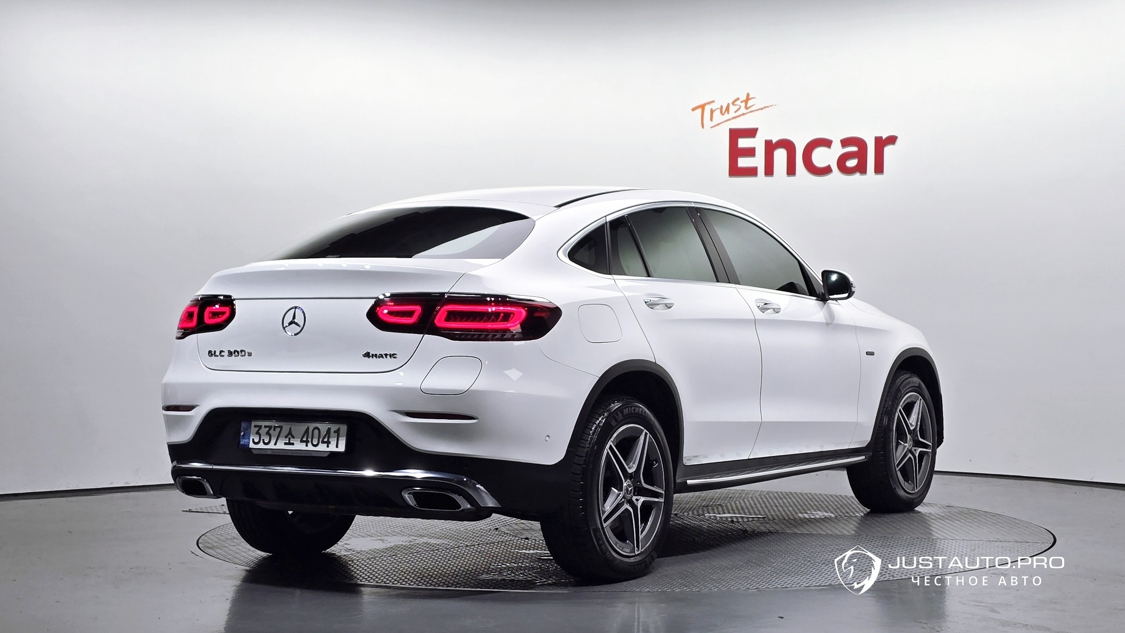 Автомобиль Mercedes-Benz GLC-Class