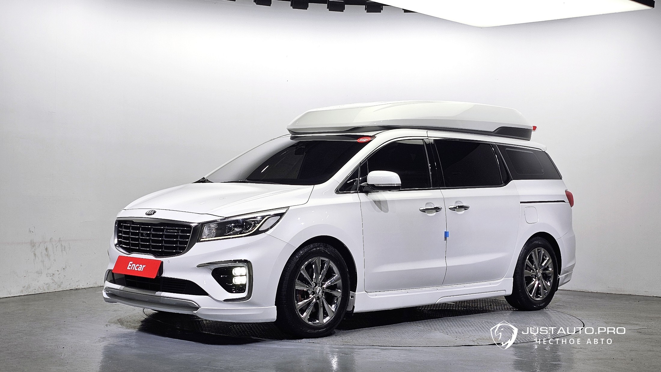 Автомобиль Kia Canival