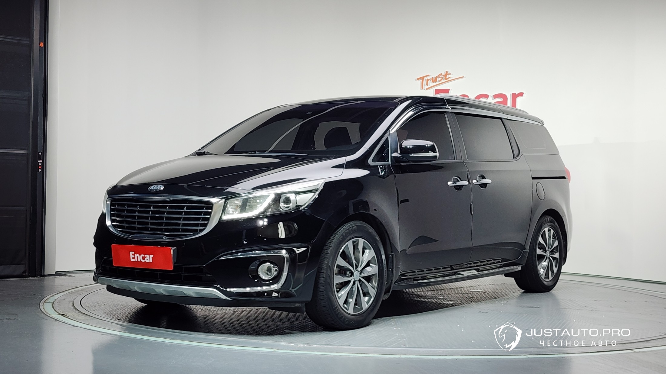 Автомобиль Kia Canival