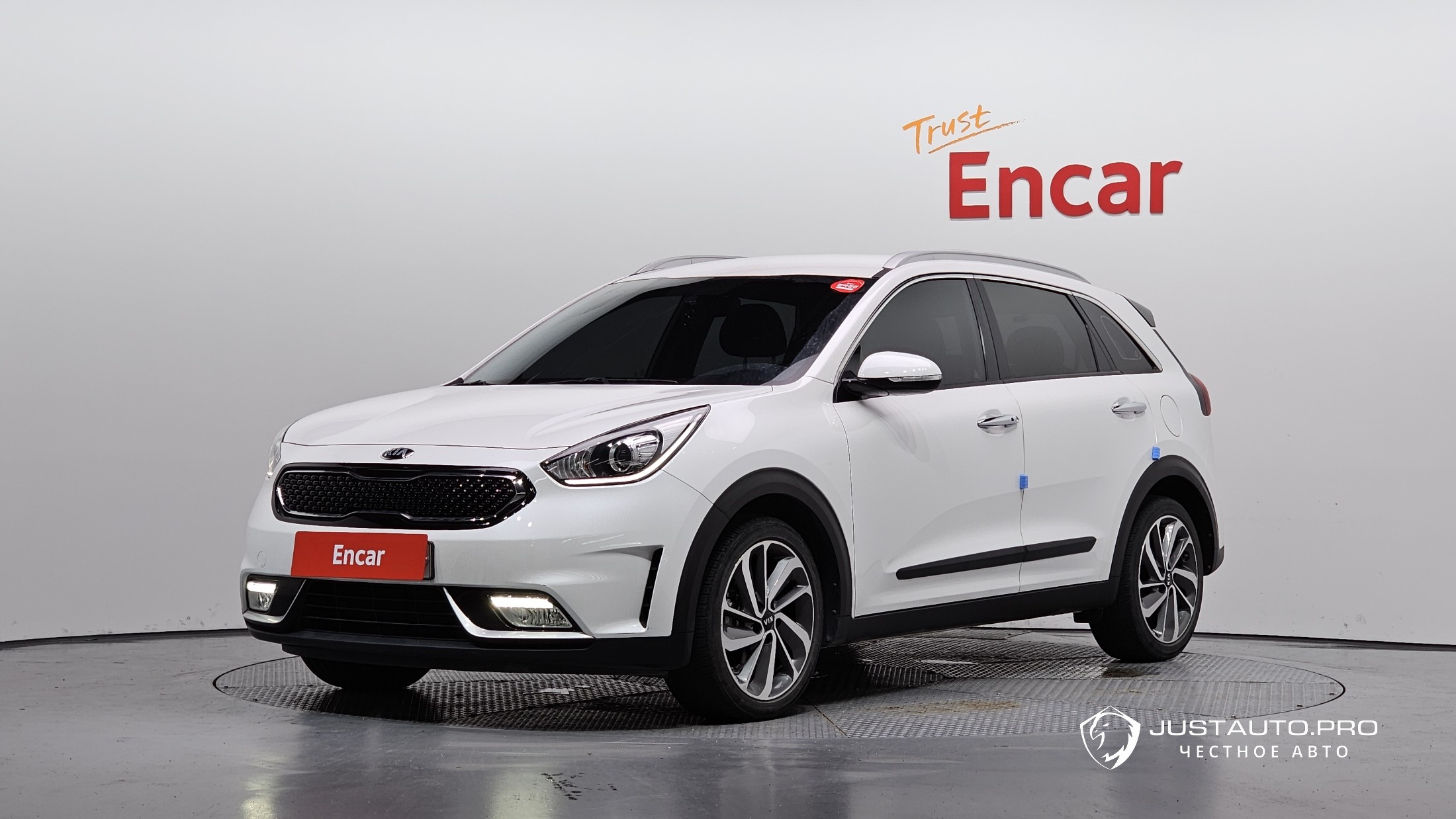 Автомобиль Kia Niro