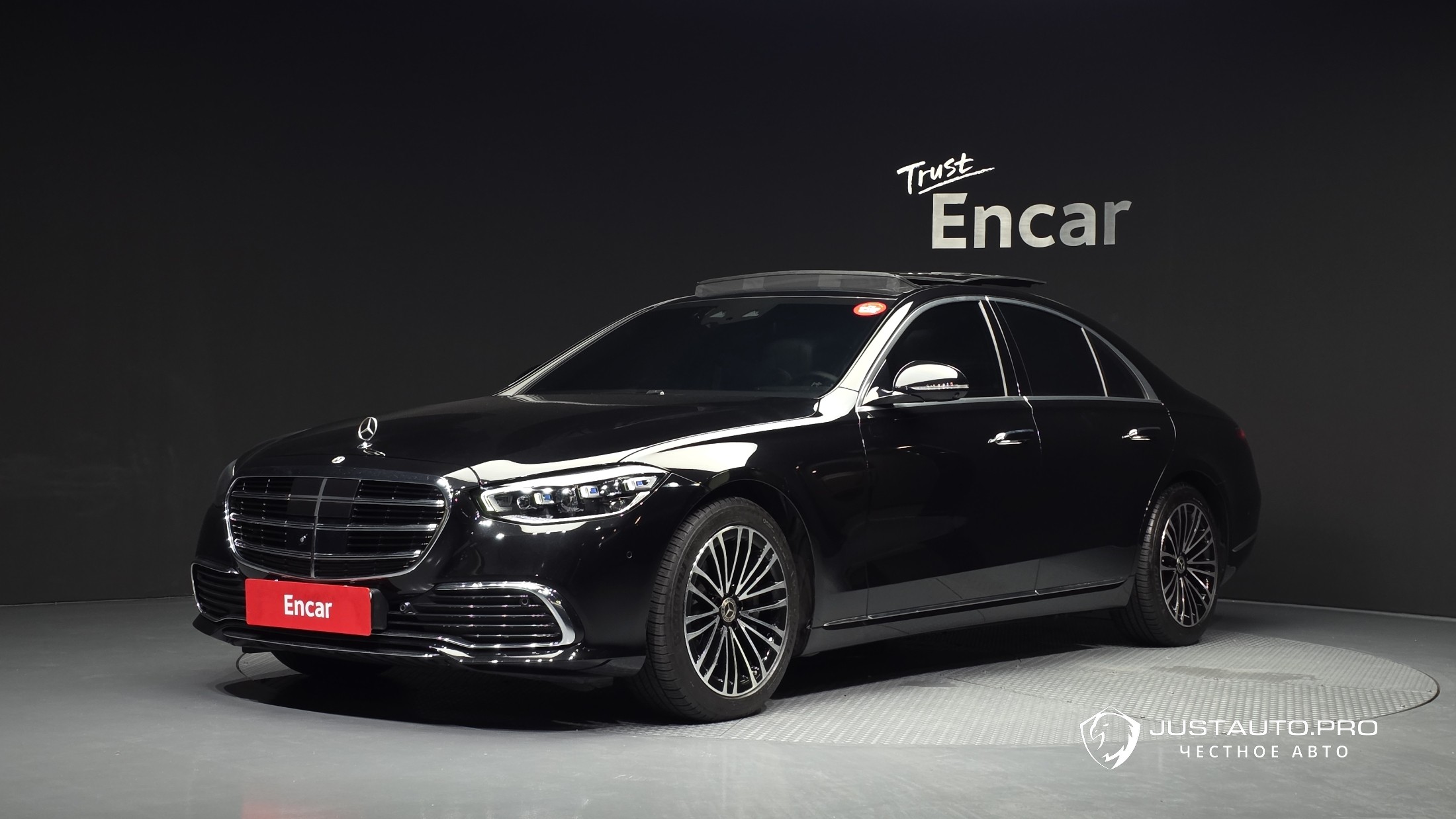 Автомобиль Mercedes-Benz S-Class
